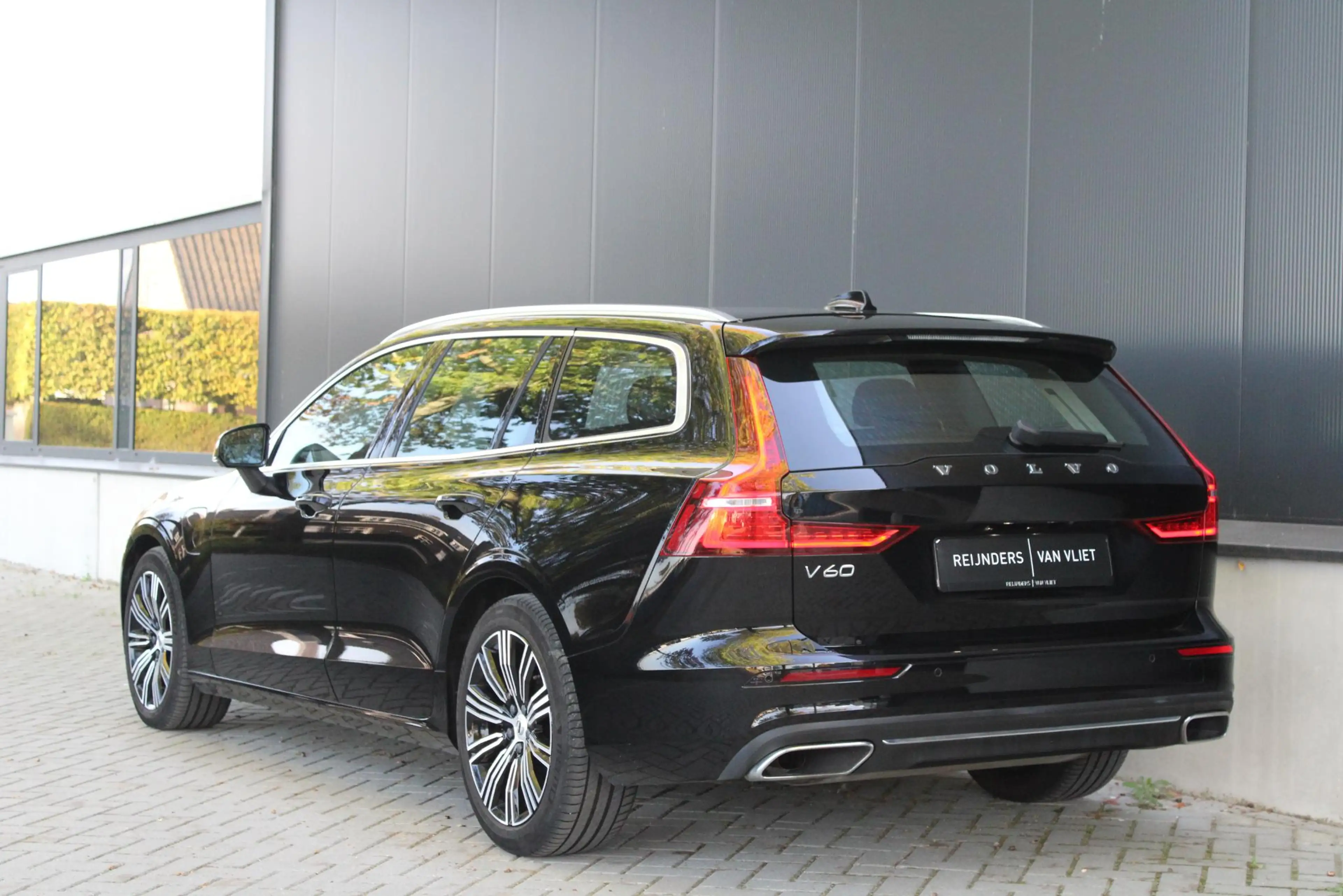 Volvo V60 2.0 T6 Recharge AWD Essential Bright | Stuur & Sto — photo 17