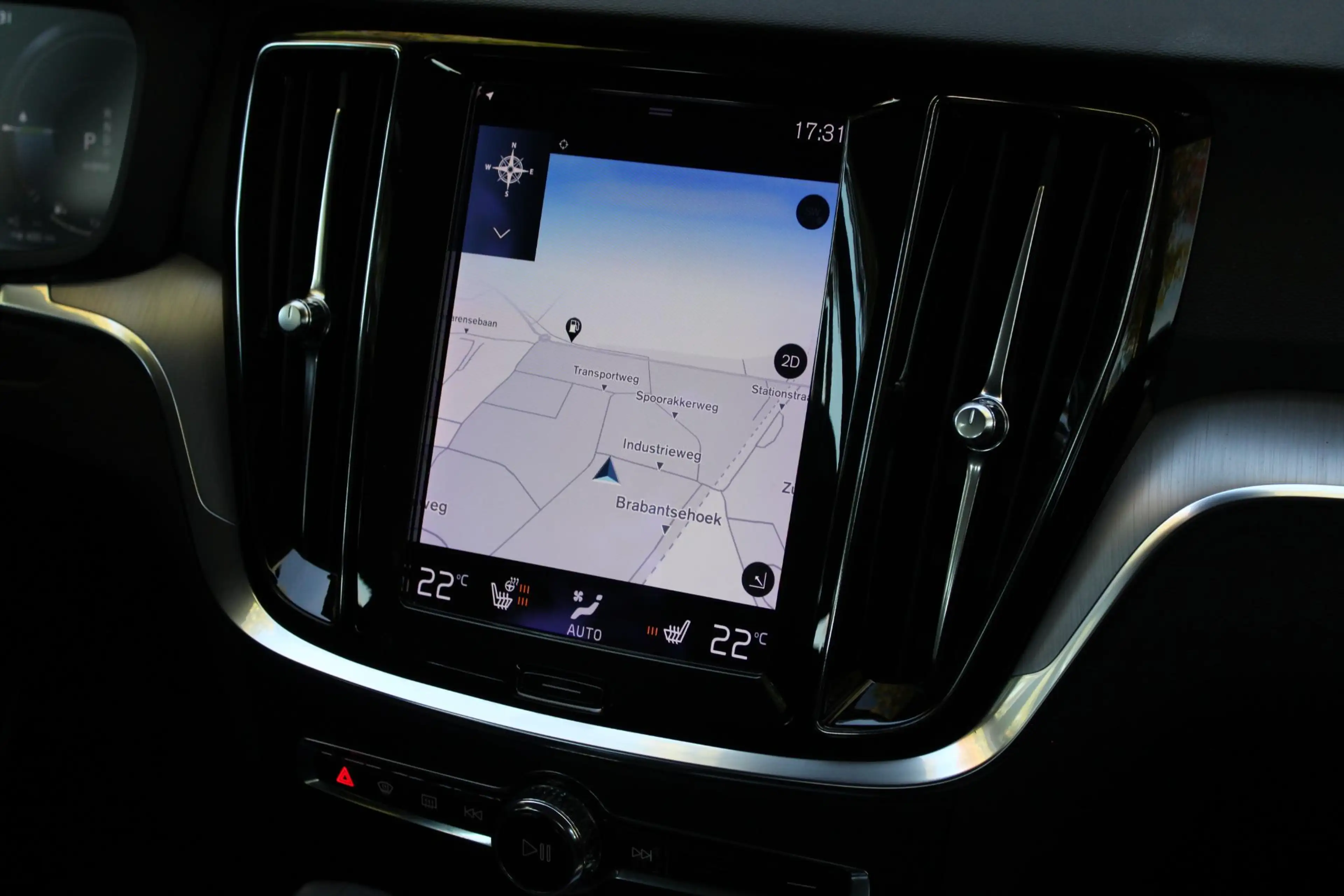 Volvo V60 2.0 T6 Recharge AWD Essential Bright | Stuur & Sto — photo 18