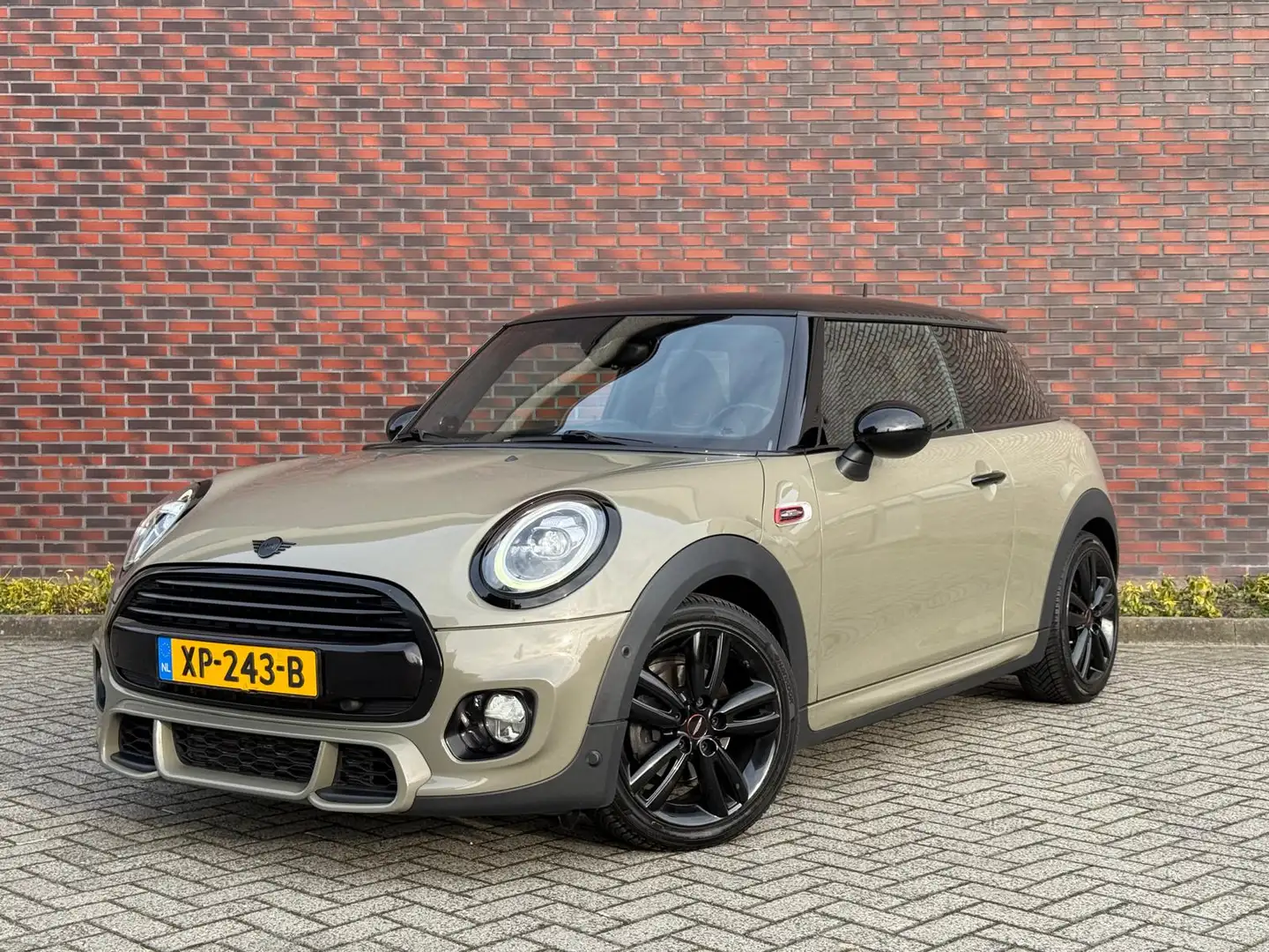 MINI John Cooper Works 1.5 Cooper Automaat Harman & Kardon Navi-Professio Grau - 1