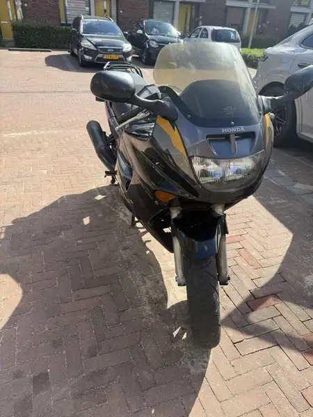 Honda CBR 1000 - foto 5