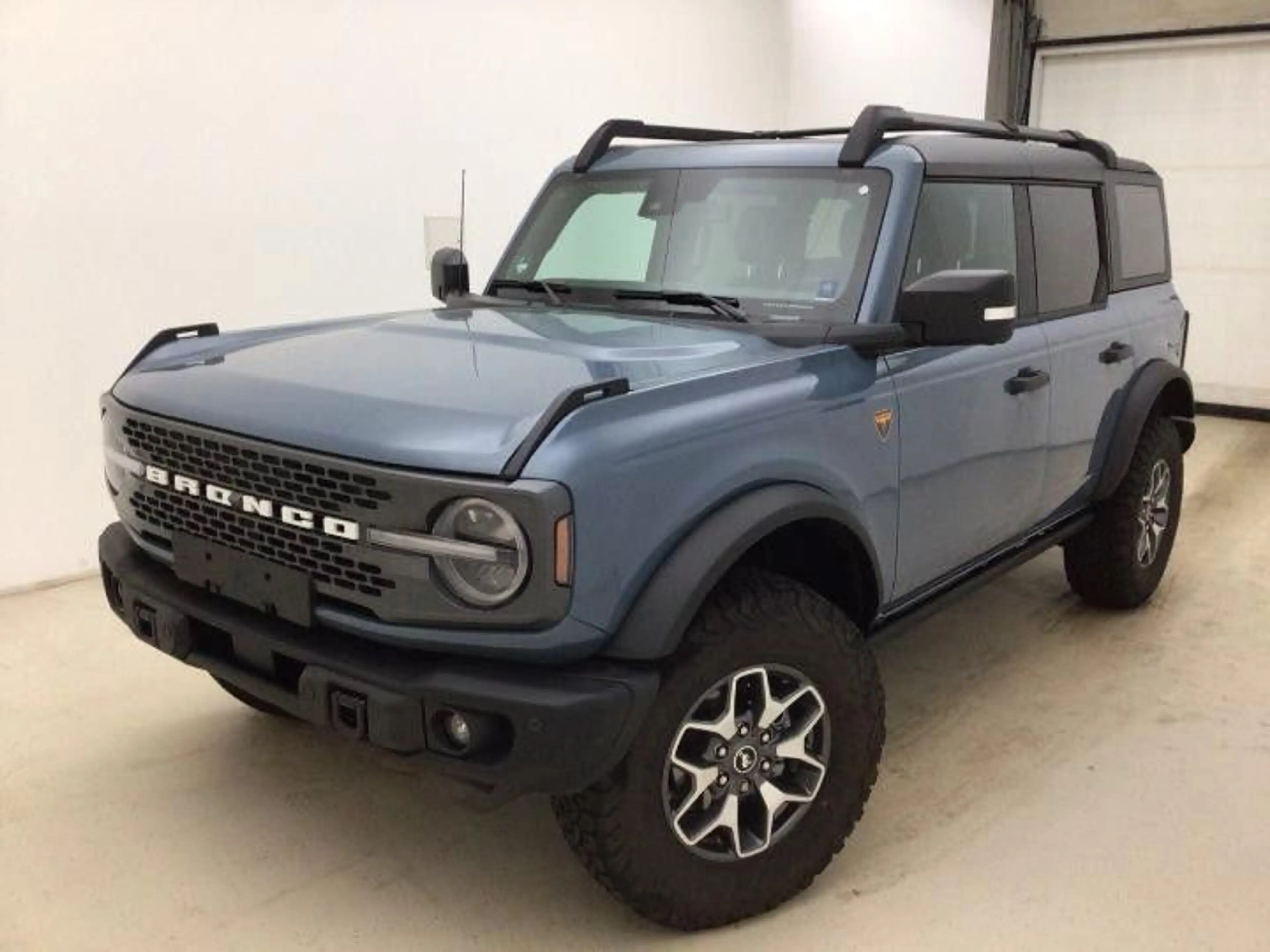 Ford Bronco Badlands e-4WD iACC+BLIS+B&O+LED+SYNC4 — photo 2