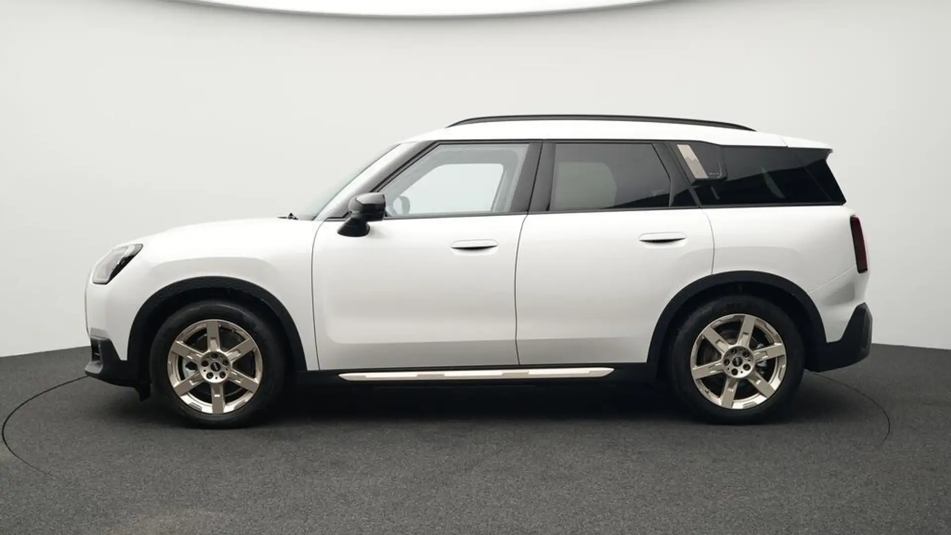 MINI Countryman SE All4 Favoured Trim Weiß - 2