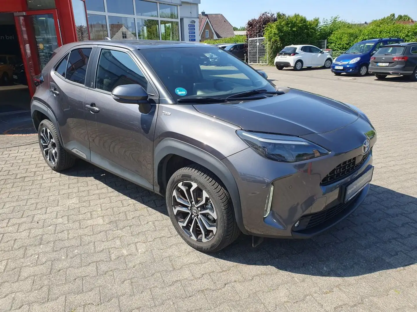 Toyota Yaris Cross Hybrid 1.5 VVT-i Team Deutschland Grau - 2