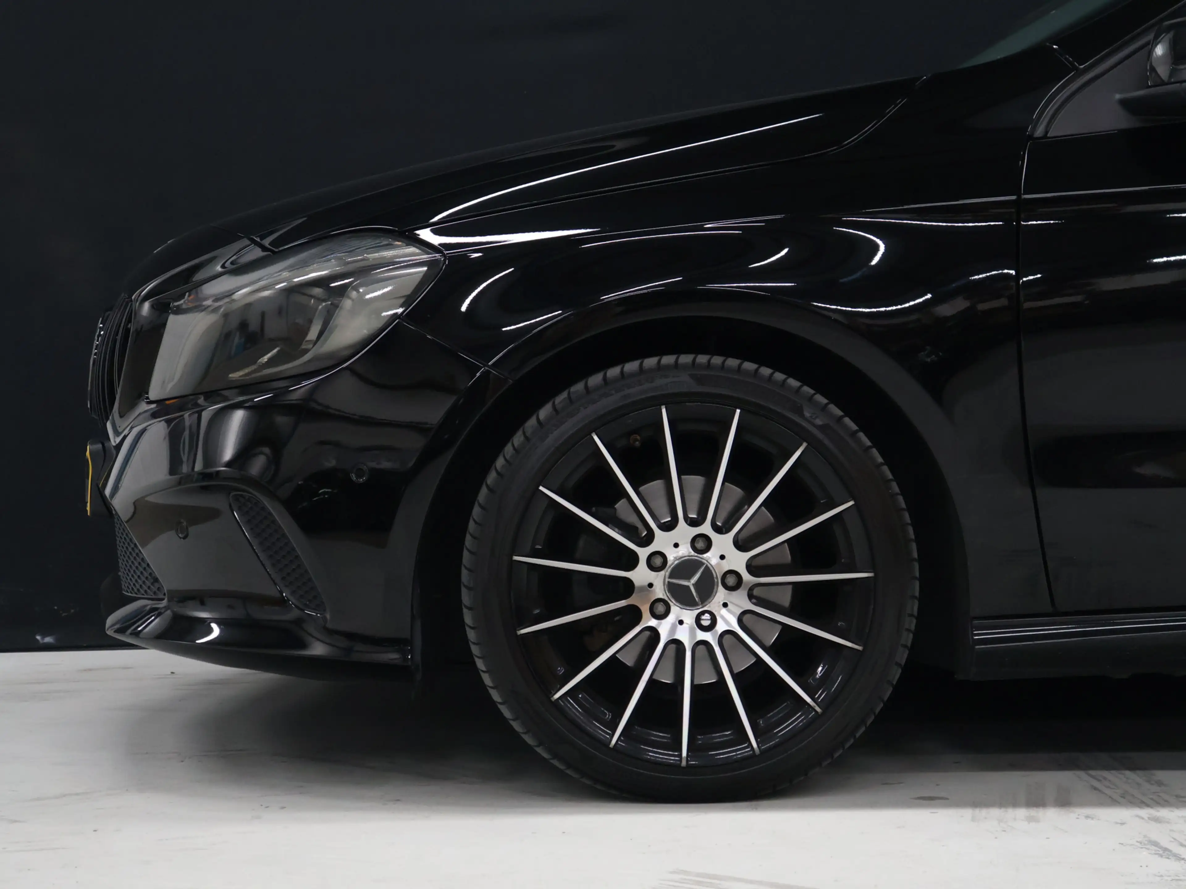 Mercedes-Benz A 180 Sport [NAVIGATIE, STERRENHEMEL, LED, PDC V+A, CRUI — photo 4