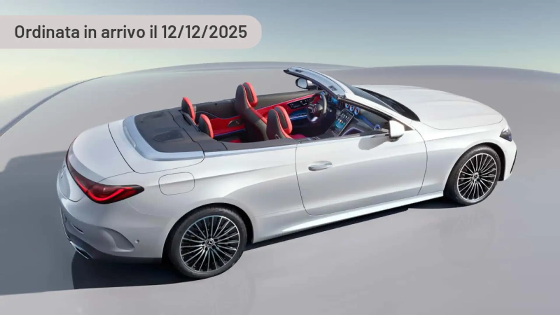 Mercedes-Benz CLE 180 180 Cabrio AMG Line Premium Stříbrná - 2