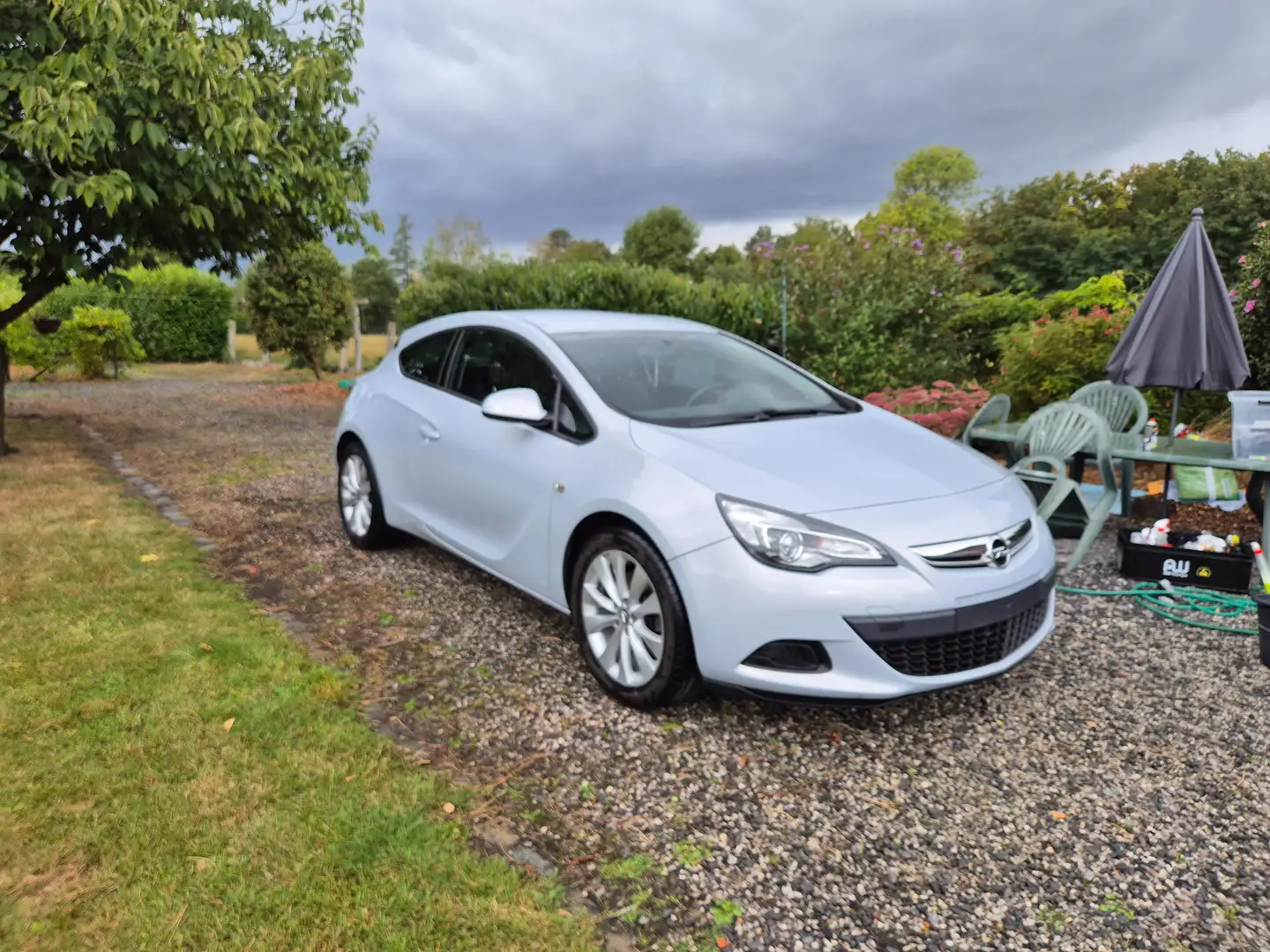 Opel Astra Gtc 1.7 ctdi Zilver - 2