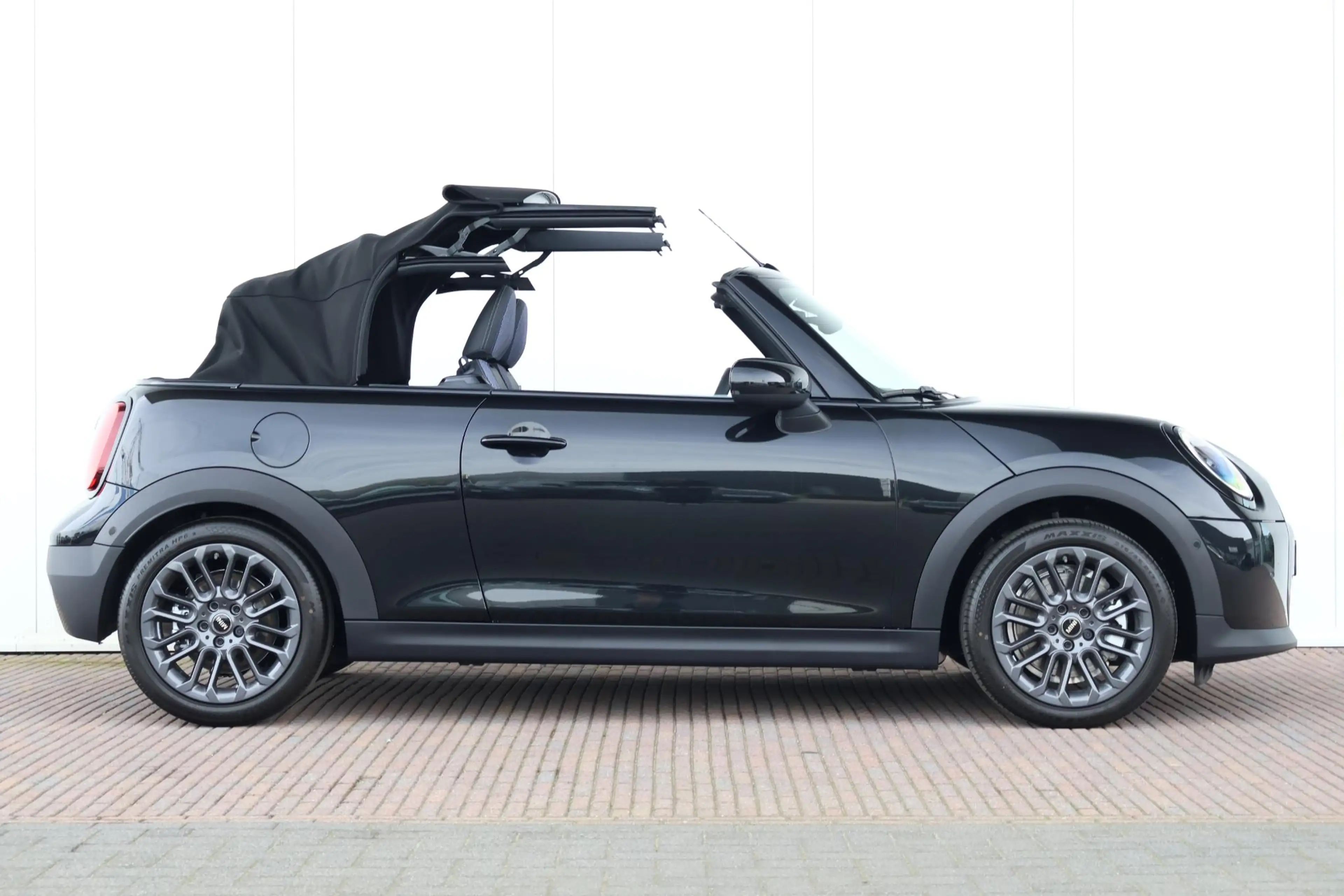 MINI Cooper C Cabrio Classic Trim | Pakket M — photo 6