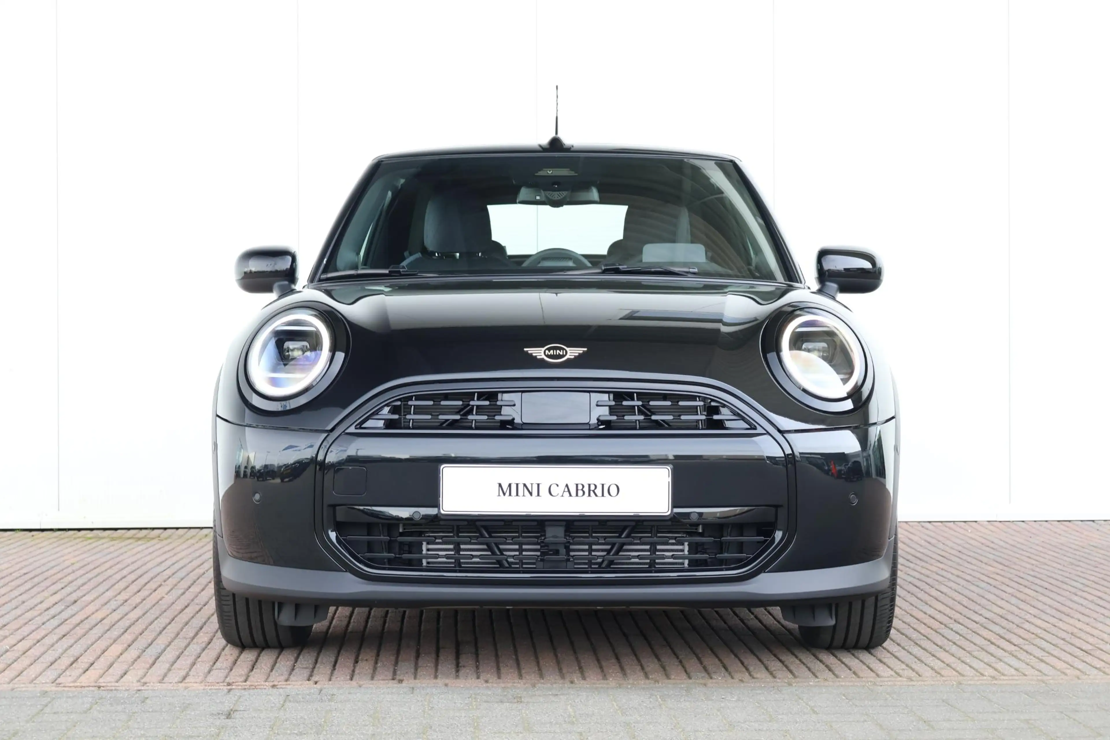 MINI Cooper C Cabrio Classic Trim | Pakket M — photo 2