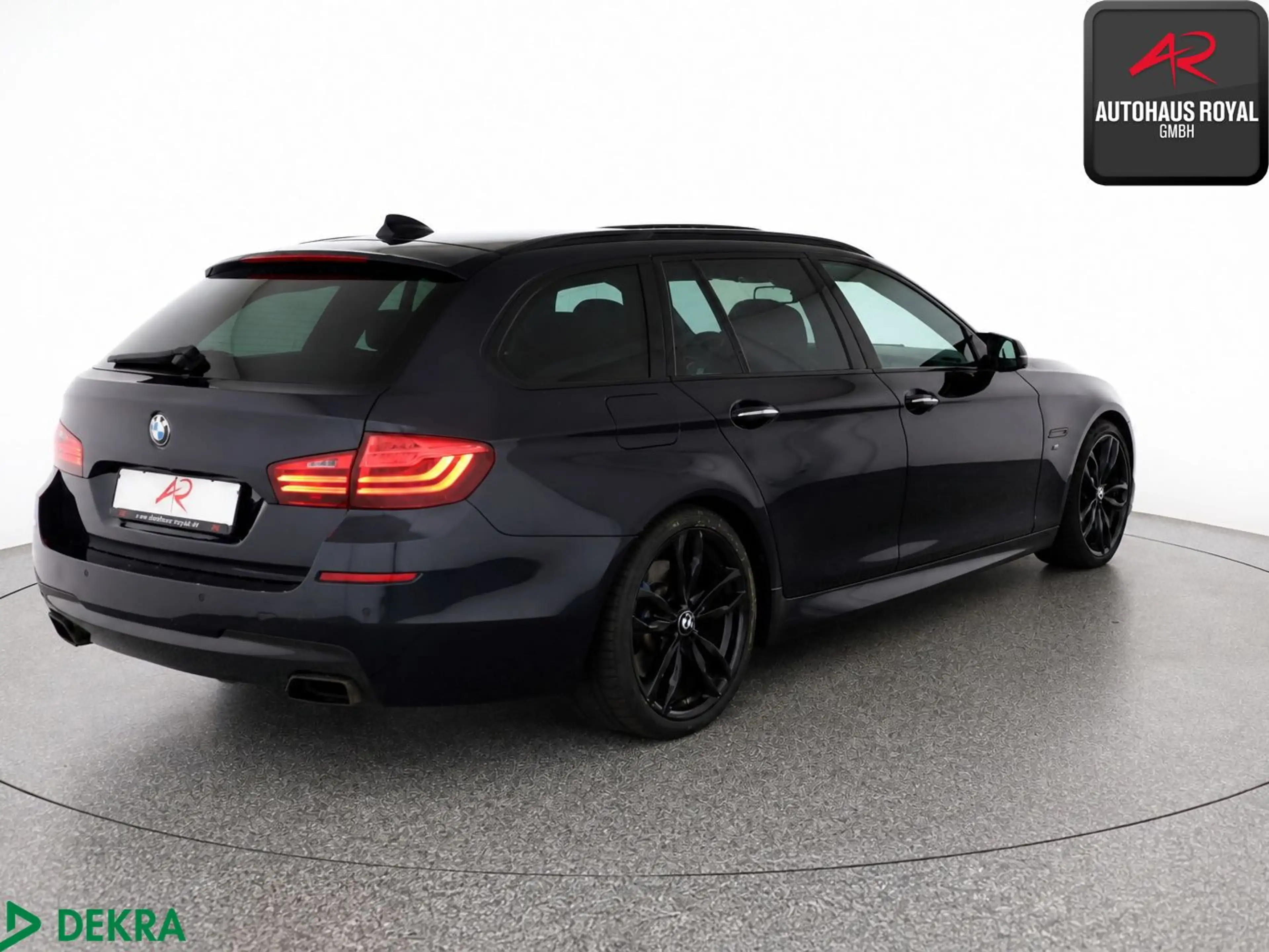 BMW M550 d T xDrive HEAD-UP,PANORAMA,DIG.TACHO,AHK — photo 5