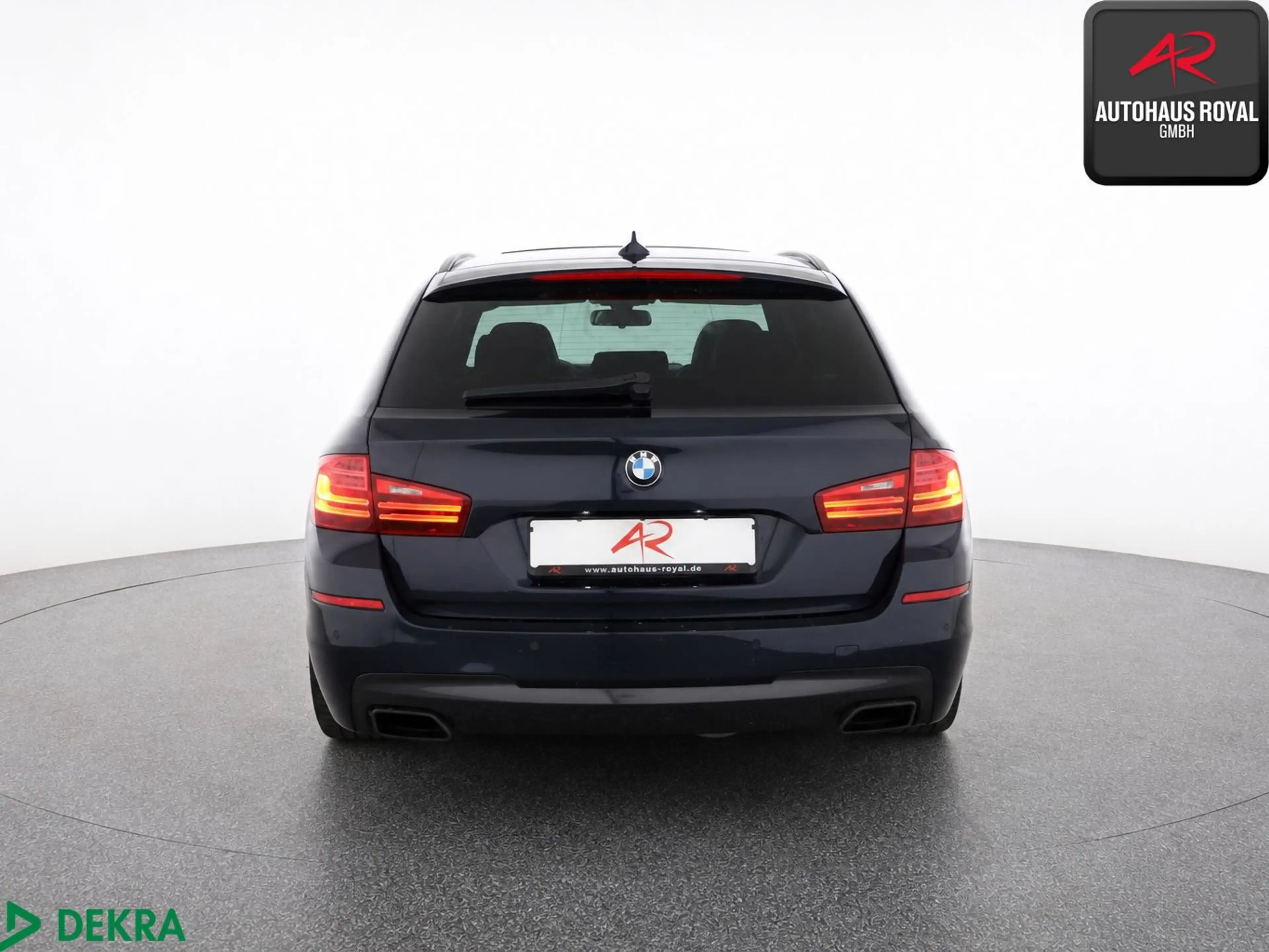 BMW M550 d T xDrive HEAD-UP,PANORAMA,DIG.TACHO,AHK — photo 4