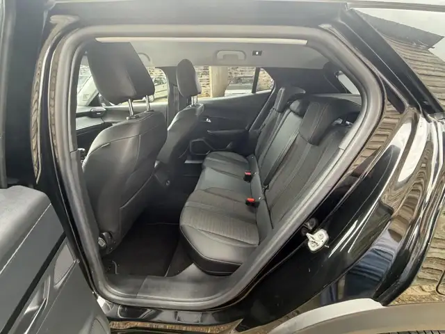 Peugeot 2008 view 19