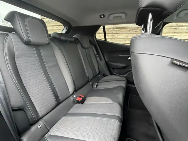 Peugeot 2008 view 13