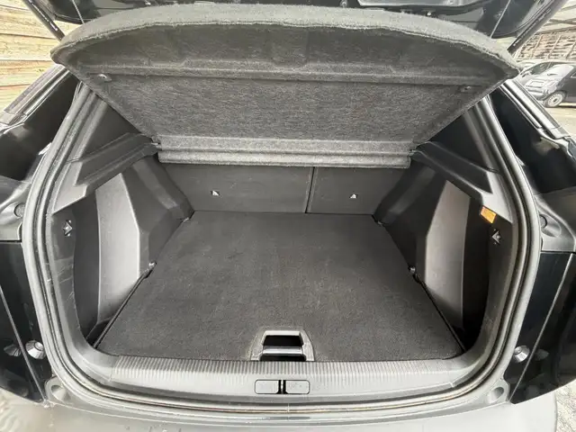 Peugeot 2008 view 6