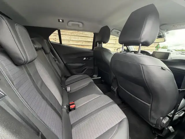 Peugeot 2008 view 12