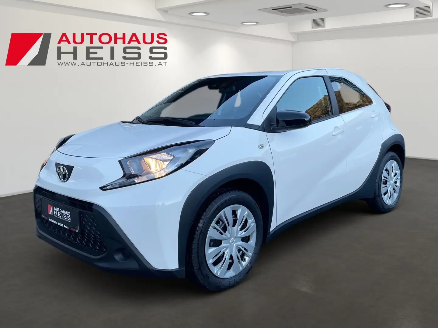 Toyota Aygo X Play Weiß - 1