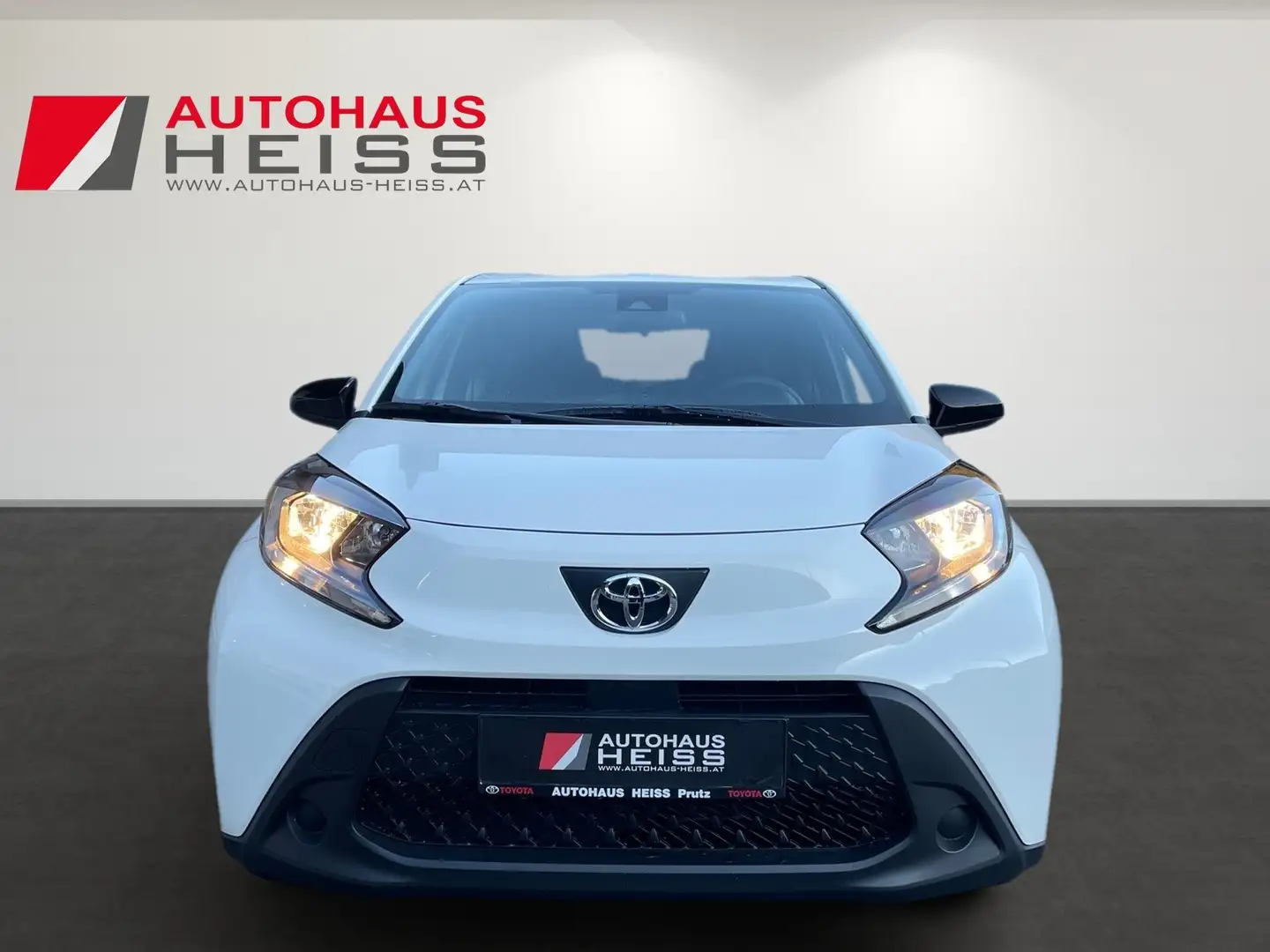Toyota Aygo X Play Weiß - 2