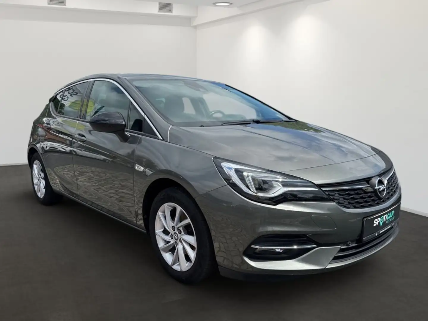 Opel Astra 1.2 Turbo 145 PS Elegance - 2