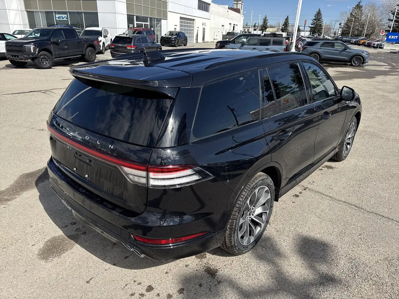 Lincoln Aviator снимка Lincoln Aviator