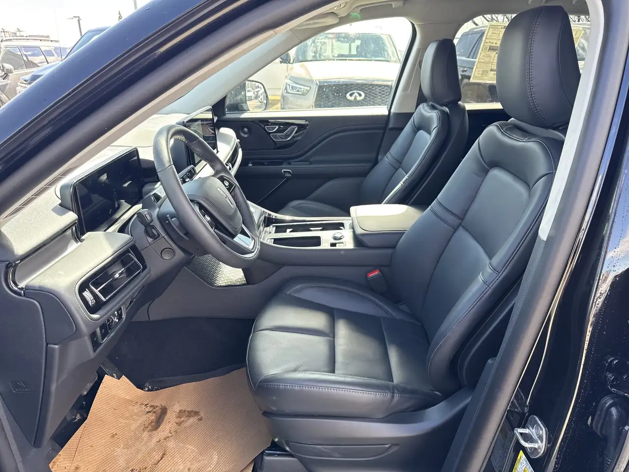 Lincoln Aviator снимка Lincoln Aviator