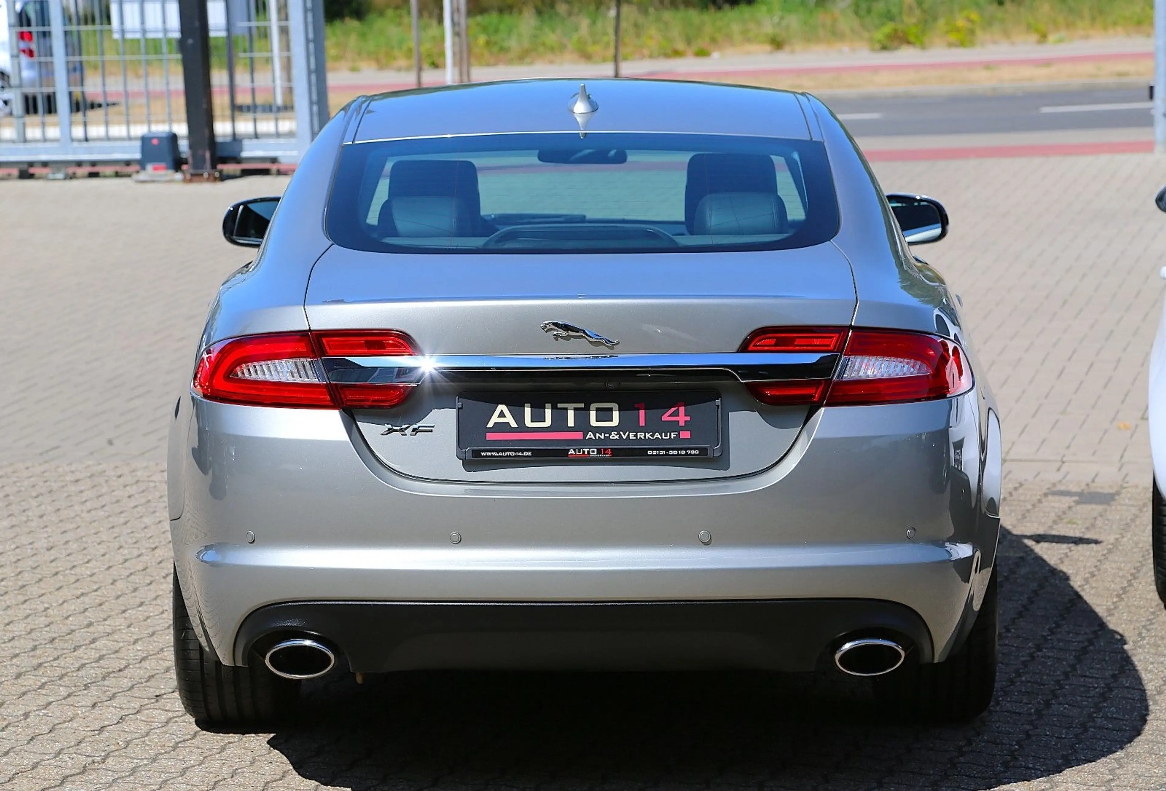 Jaguar XF 3.0 V6 Diesel Navi Leder Xenon Kamera 1. Hand — photo 13