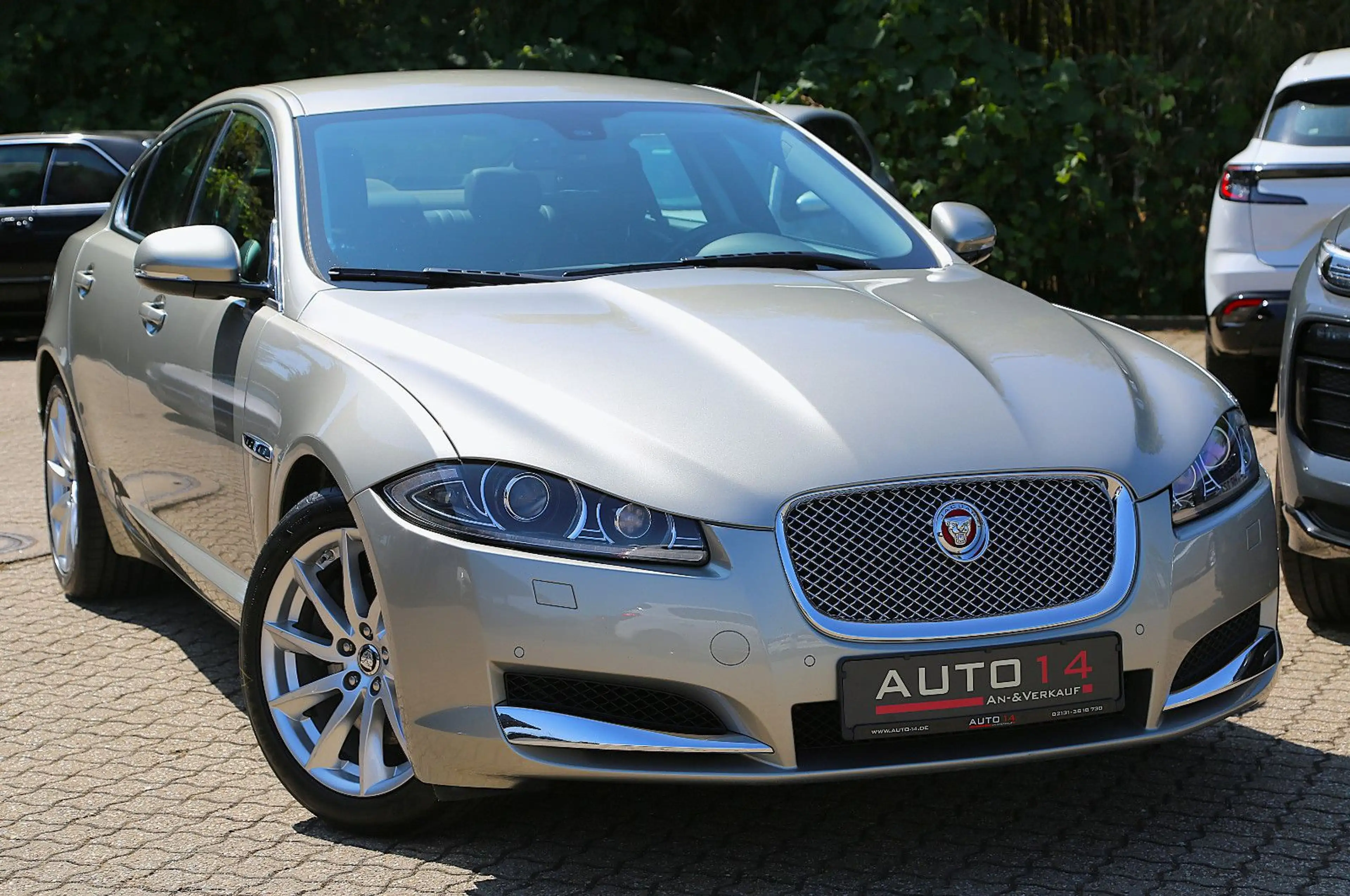 Jaguar XF 3.0 V6 Diesel Navi Leder Xenon Kamera 1. Hand — photo 8