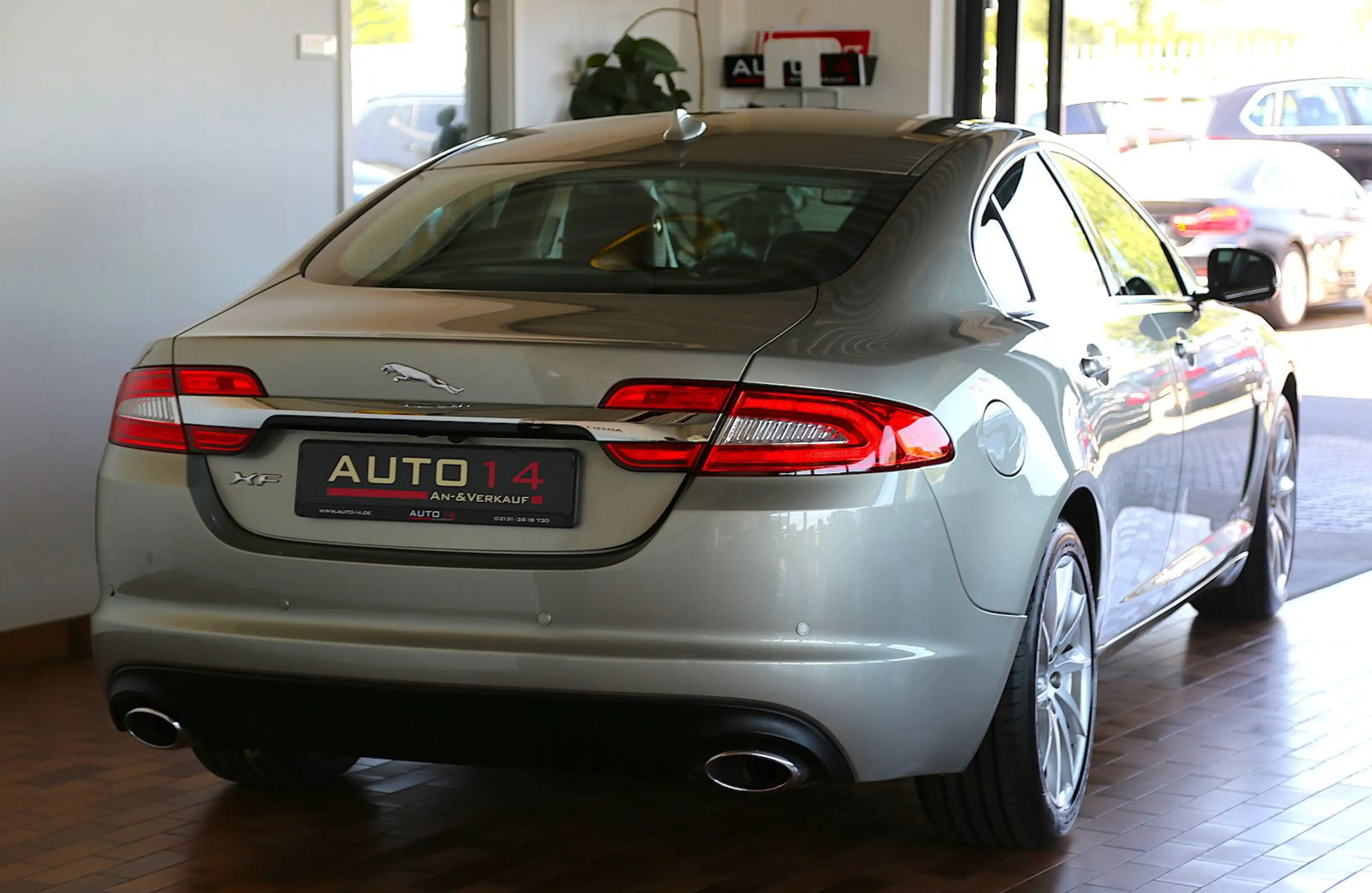 Jaguar XF 3.0 V6 Diesel Navi Leder Xenon Kamera 1. Hand — photo 2