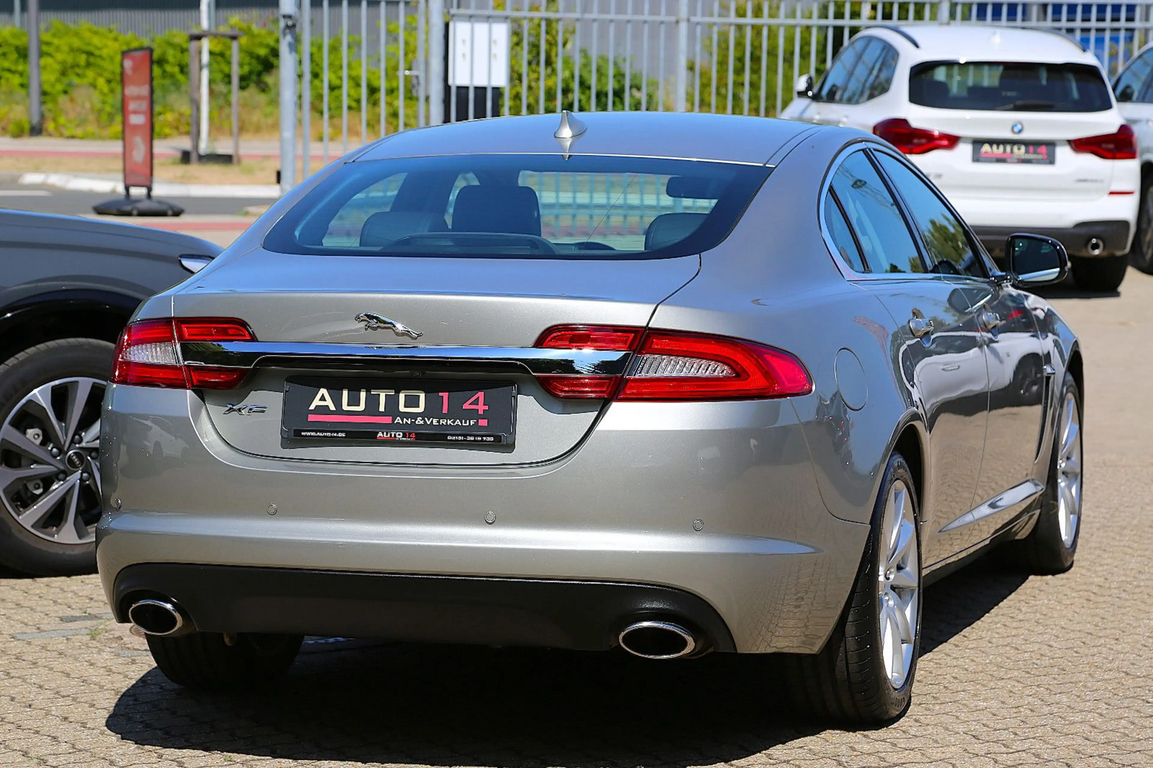 Jaguar XF 3.0 V6 Diesel Navi Leder Xenon Kamera 1. Hand — photo 14