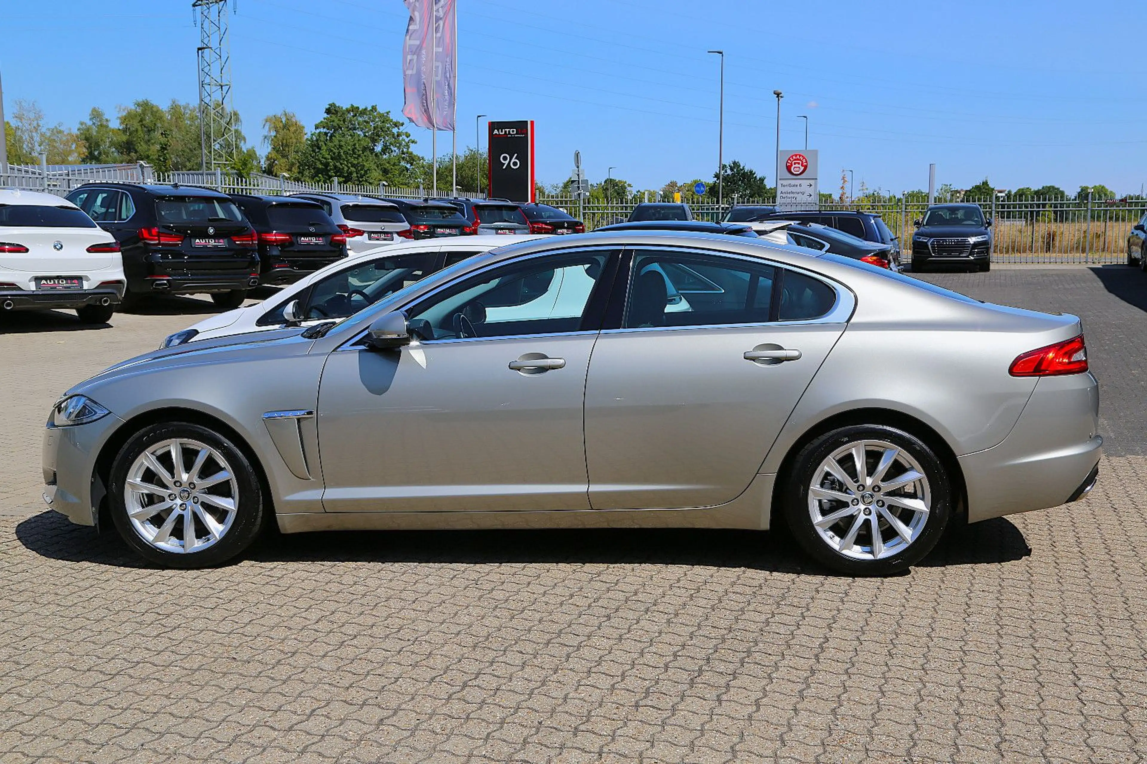 Jaguar XF 3.0 V6 Diesel Navi Leder Xenon Kamera 1. Hand — photo 11