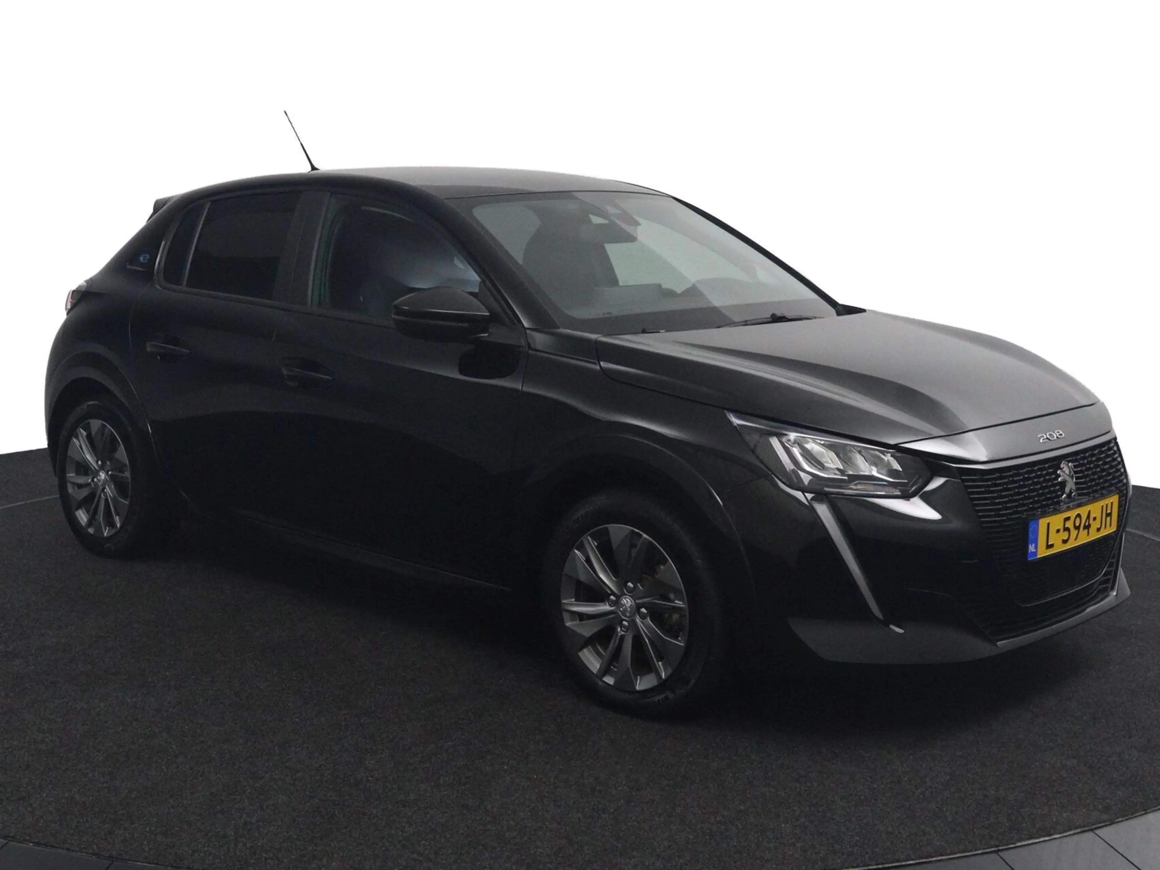 Peugeot e-208 EV Active Pack 50 kWh | LED | Climate control | — photo 15