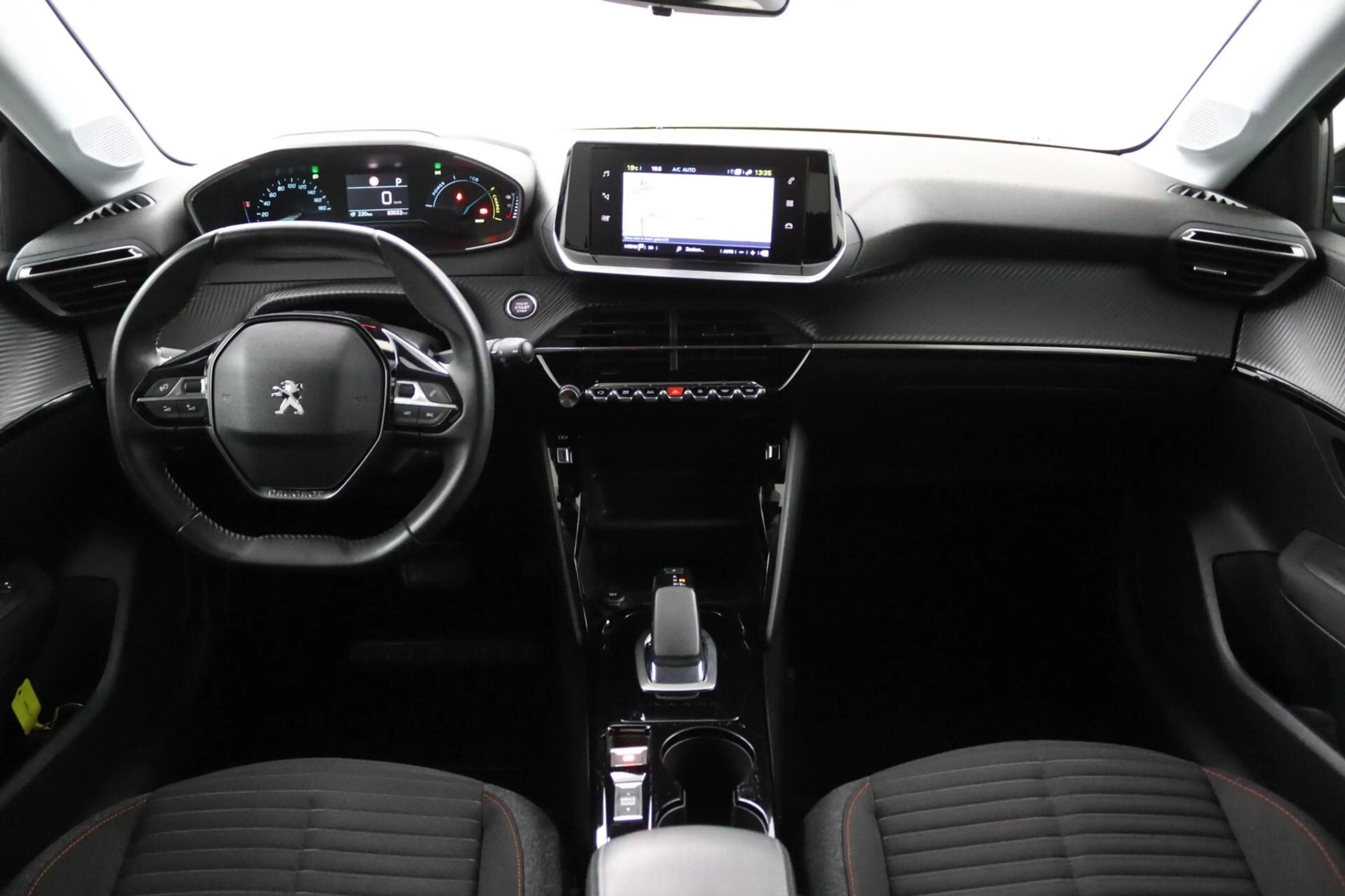 Peugeot e-208 EV Active Pack 50 kWh | LED | Climate control | — photo 4