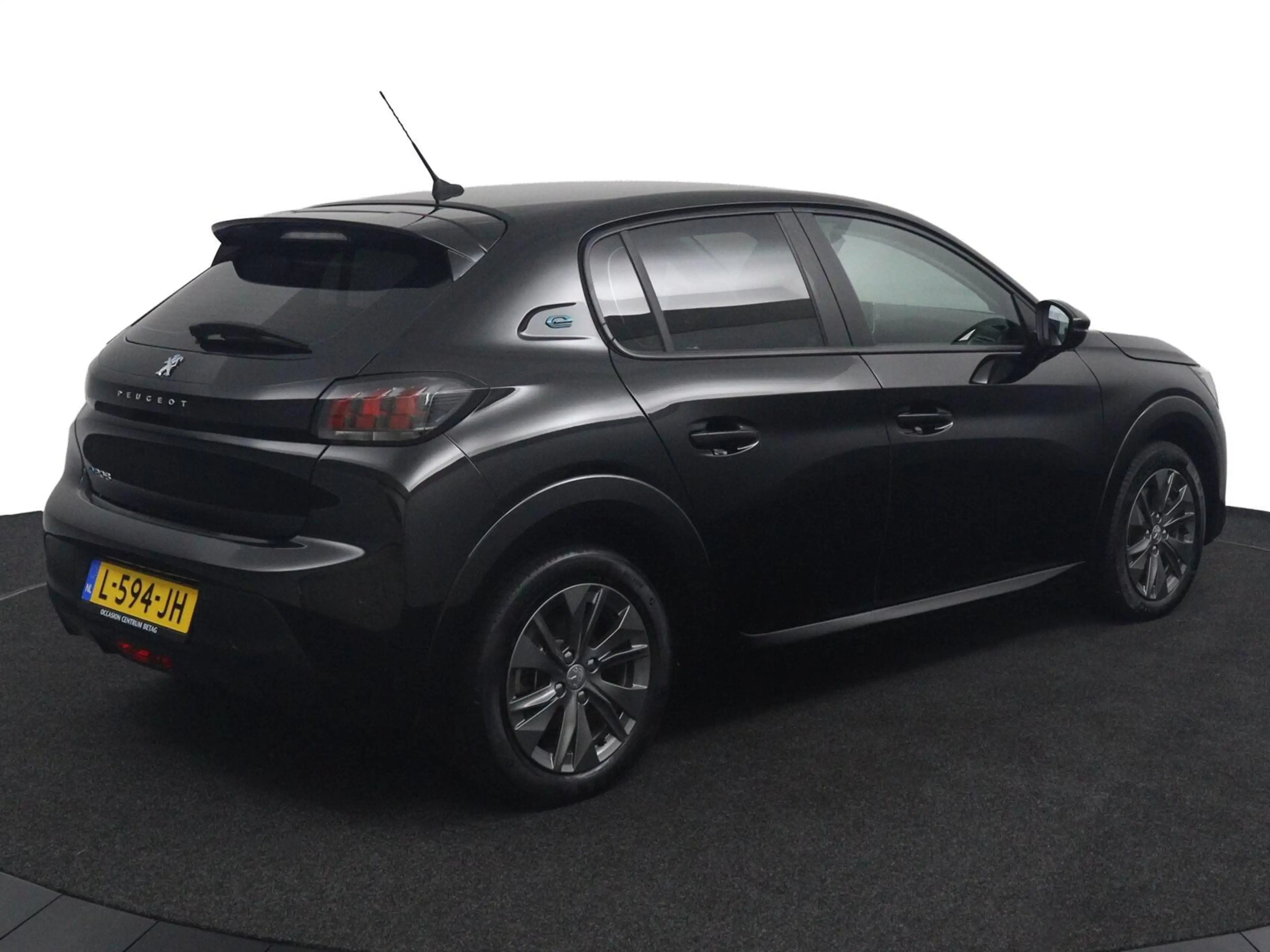 Peugeot e-208 EV Active Pack 50 kWh | LED | Climate control | — photo 3