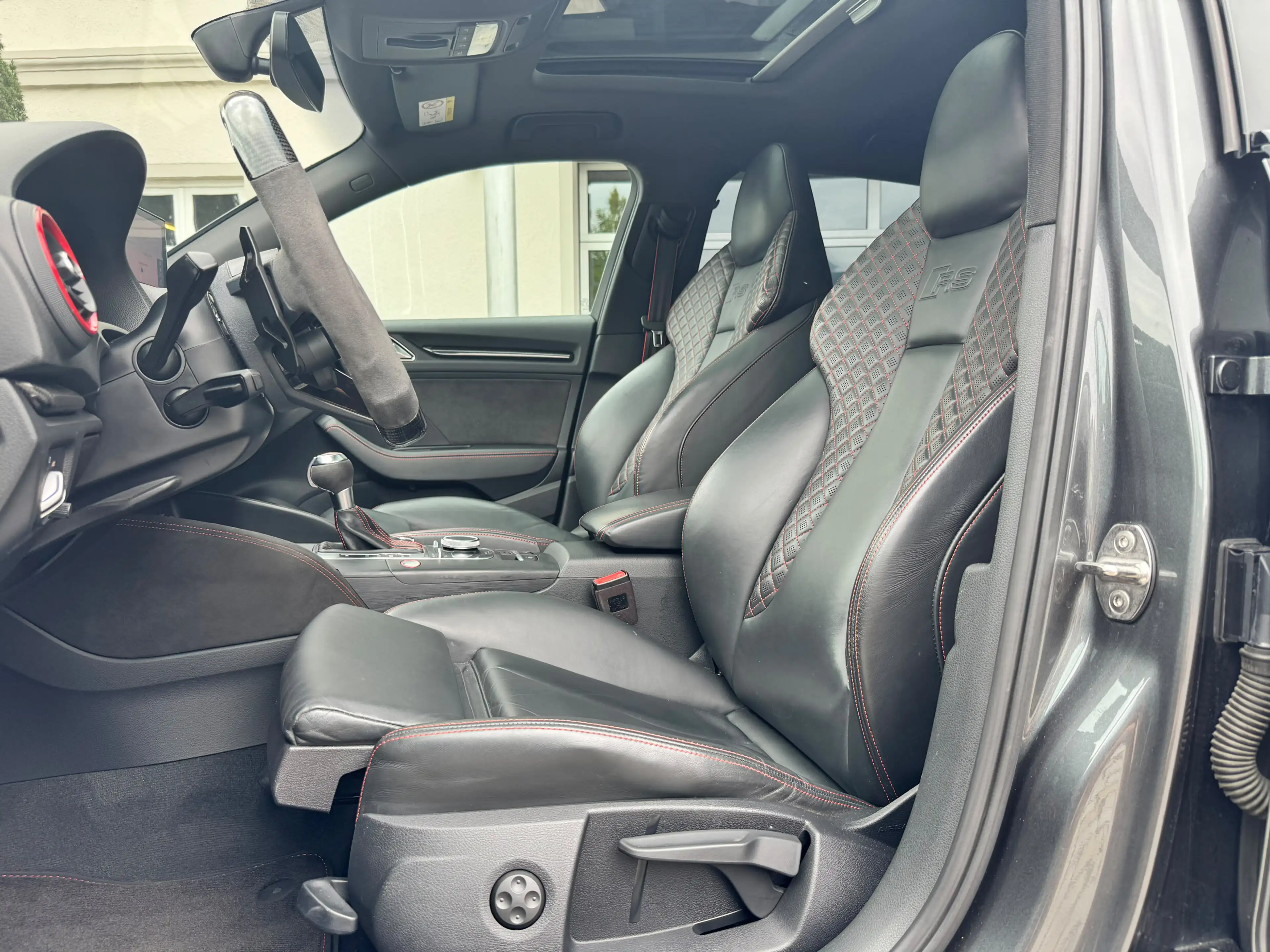 Audi RS3 Sportback|Pano|ACC|MMI touch|Kamera|19 — photo 12
