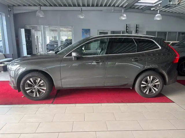 Volvo XC60 view 3