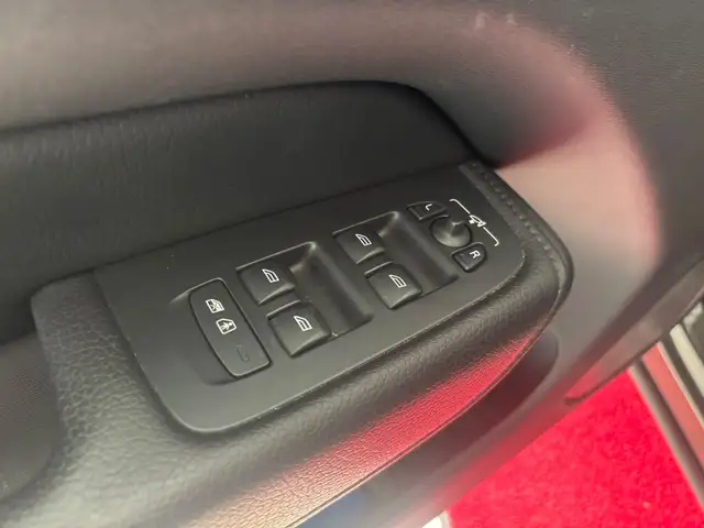 Volvo XC60 view 12