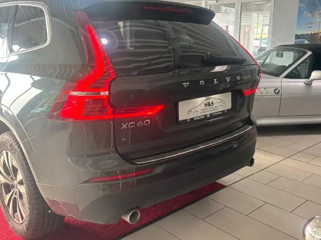 Volvo XC60 view 7