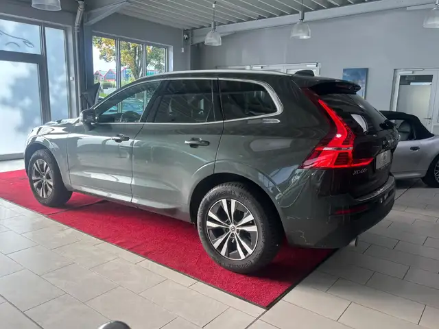 Volvo XC60 view 4