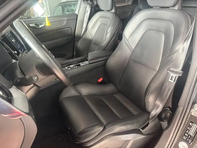 Volvo XC60 view 15