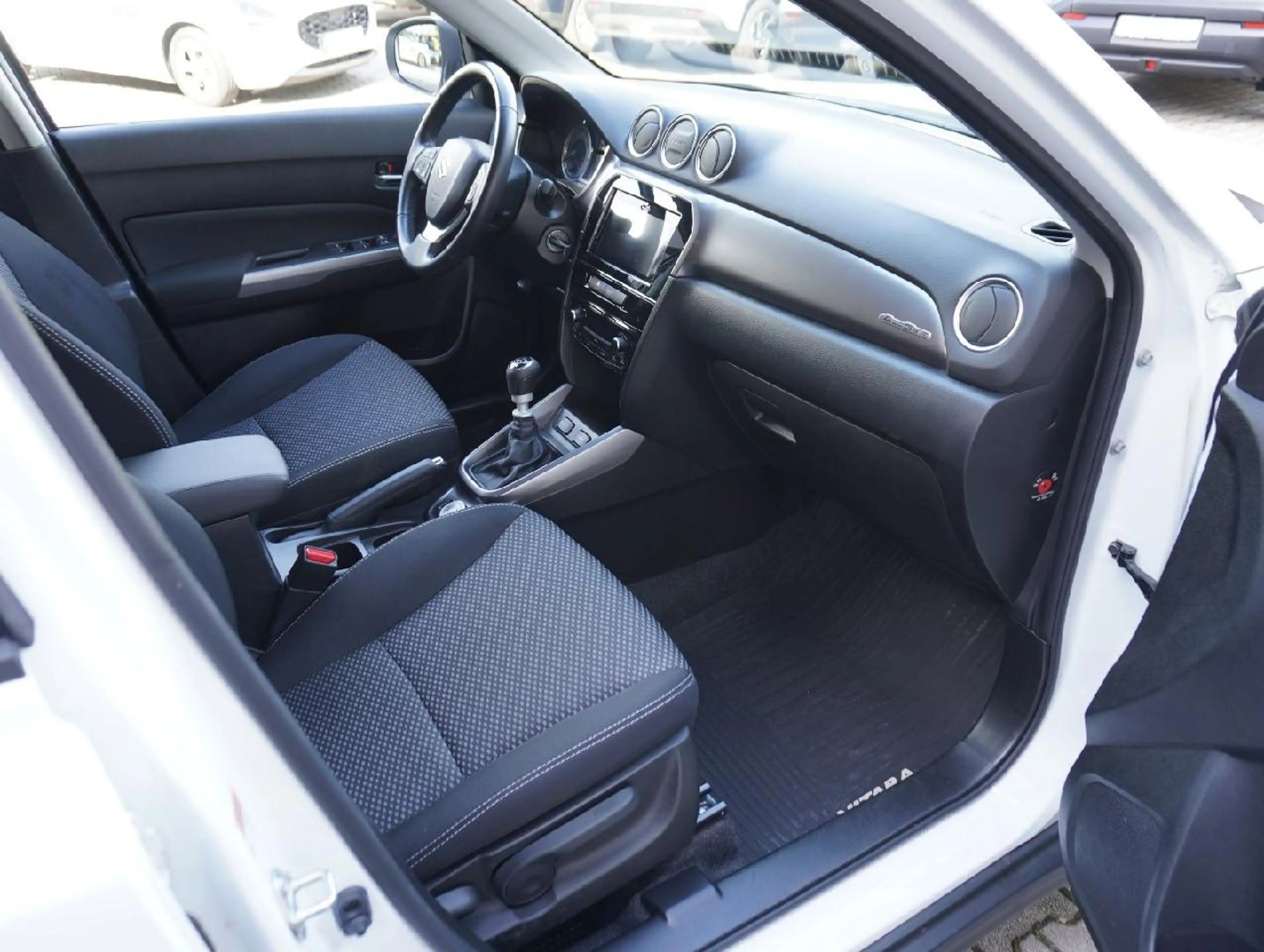 Suzuki Vitara 1.4 Mild-Hybrid Comfort 4x4 — photo 15