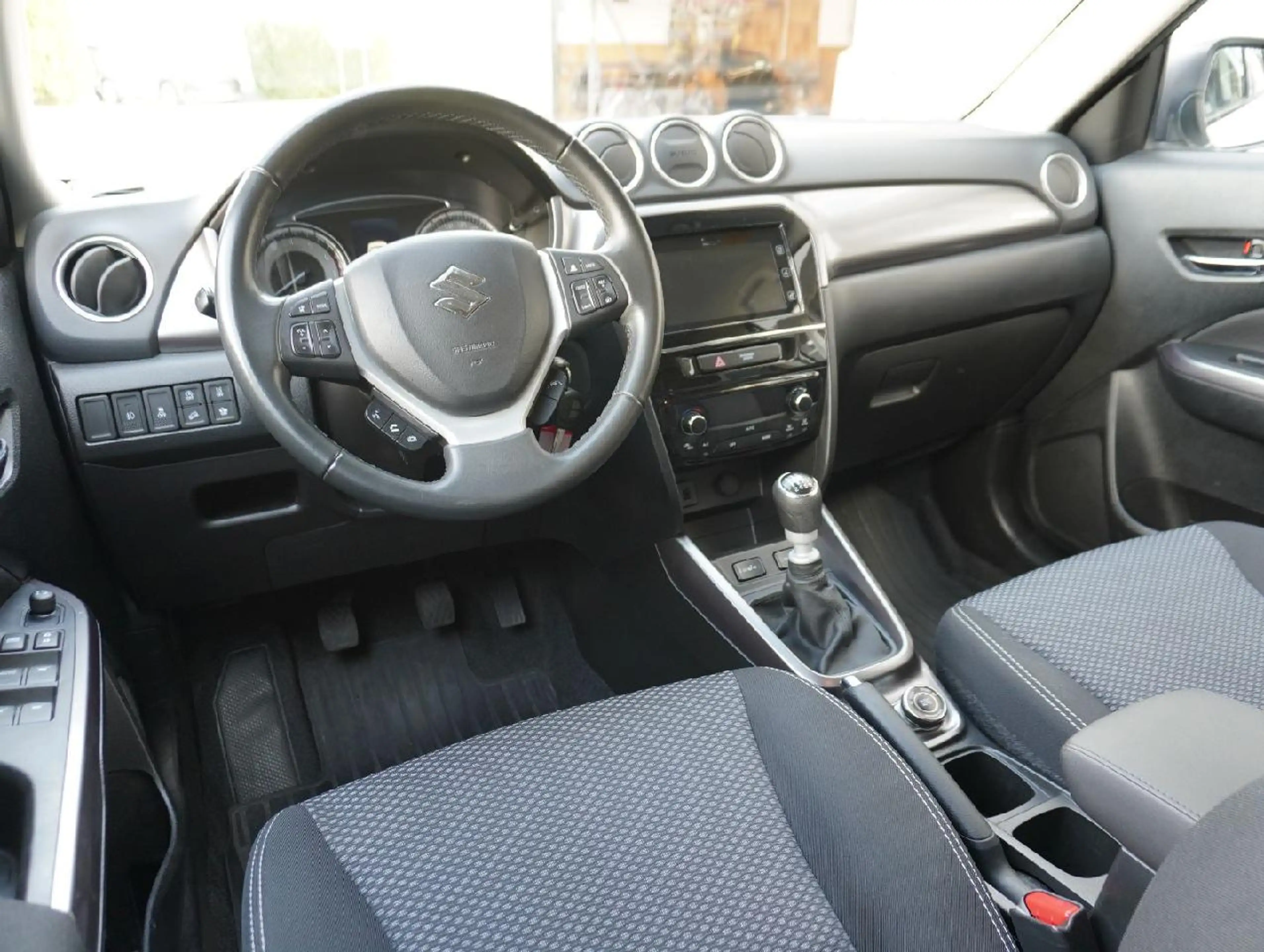 Suzuki Vitara 1.4 Mild-Hybrid Comfort 4x4 — photo 3