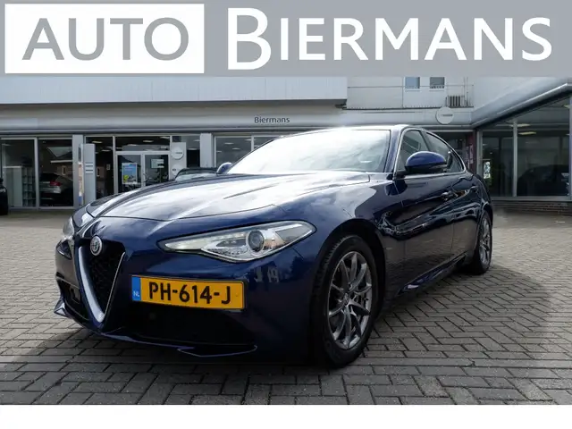 Alfa Romeo Giulia 2.0T Super / INCL. 12 mnd BOVAG / 200PK/ Leder