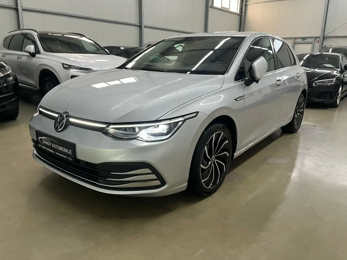 Volkswagen Golf IQ.DRIVELED AHK NAVI ACC Memory DAB Alcan Zilver - 1