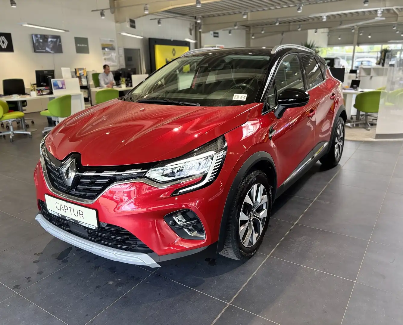 Renault Captur INTENS TCe 100PS Rood - 1