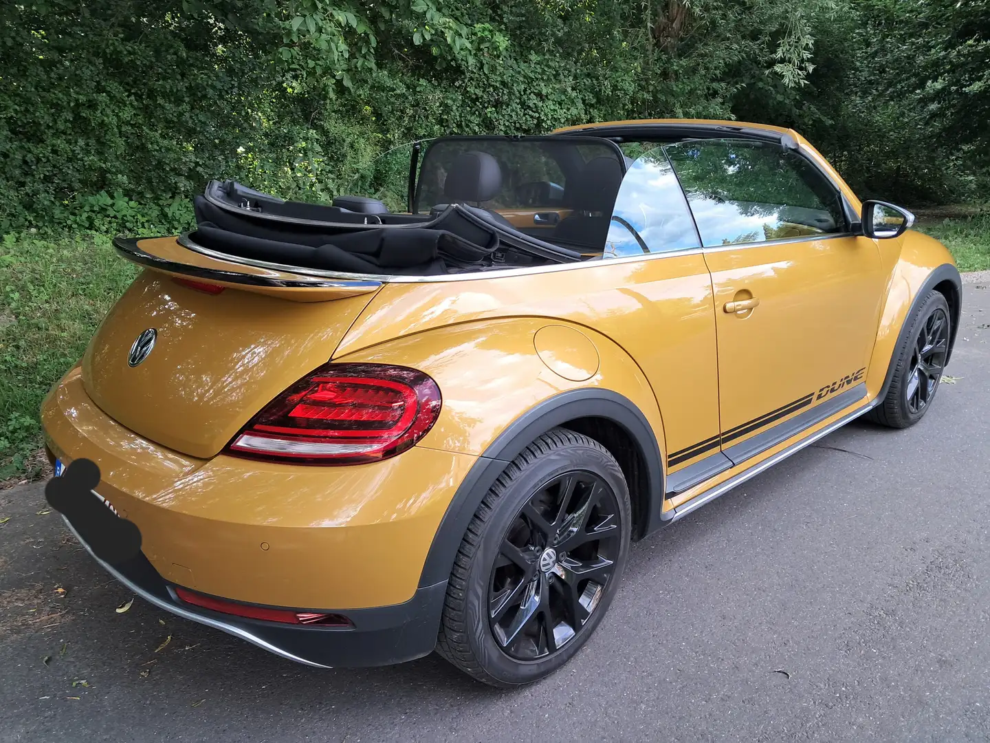 Volkswagen Beetle The Beetle Cabriolet 2.0 TDI Dune Goud - 2