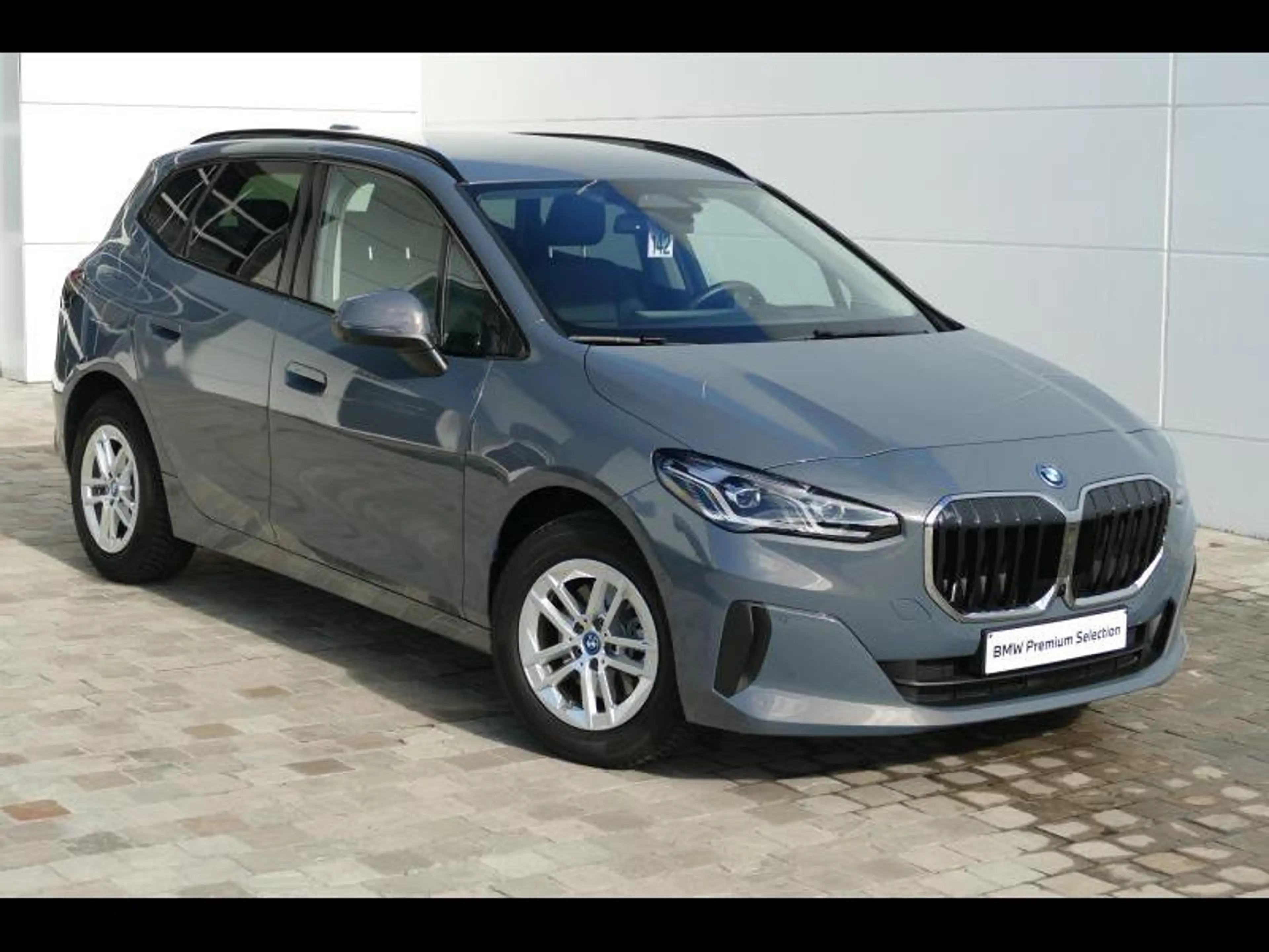 BMW 225 xDrive Active Tourer — photo 9