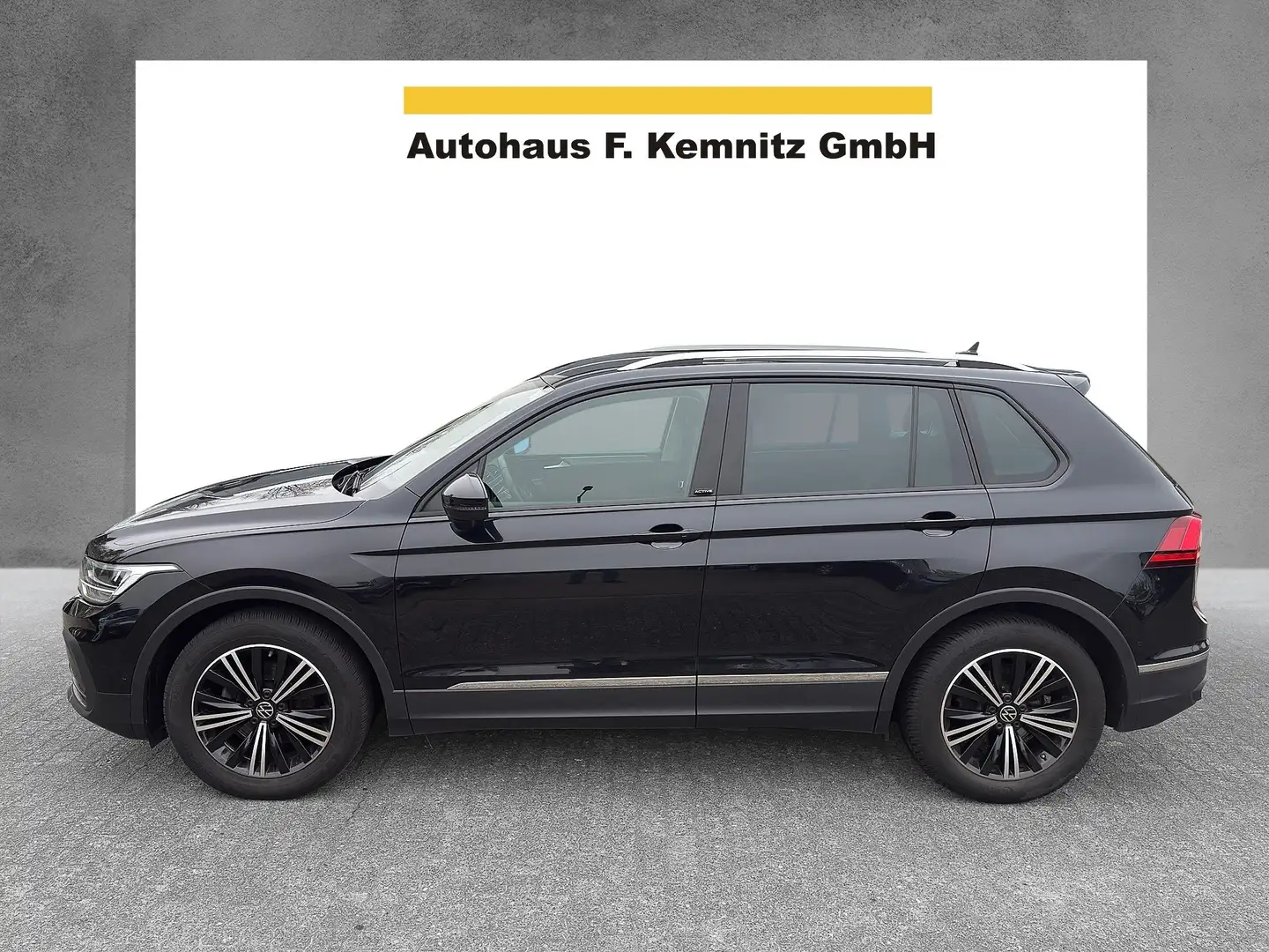 Volkswagen Tiguan 2.0 TDI ACTIVE / LED / AHK / KAMERA / ALLWETTER Schwarz - 1