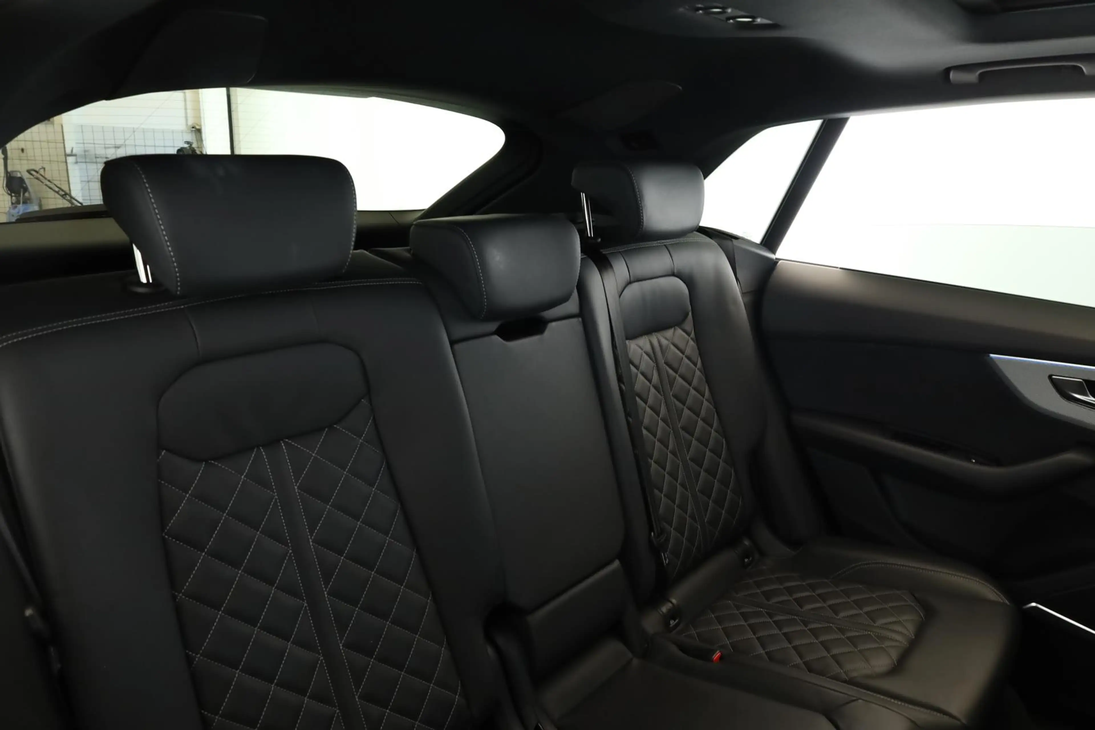 Audi SQ8 TFSI Facelift Leder Matrix Pano BangO ACC 23 — photo 11