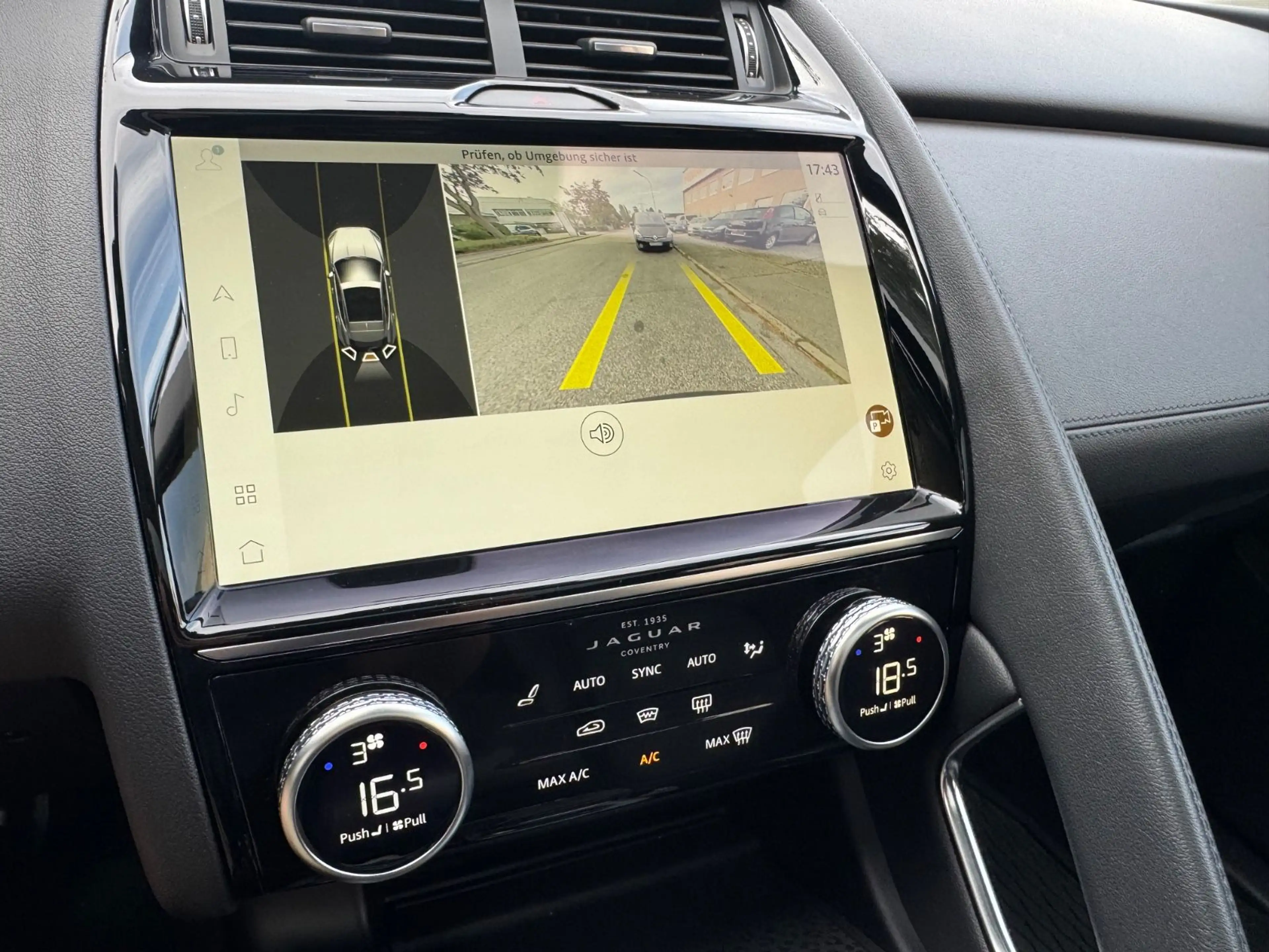 Jaguar E-Pace P200 SE/AWD/LED/ACC/Leder/360°/Key/Pano — photo 13