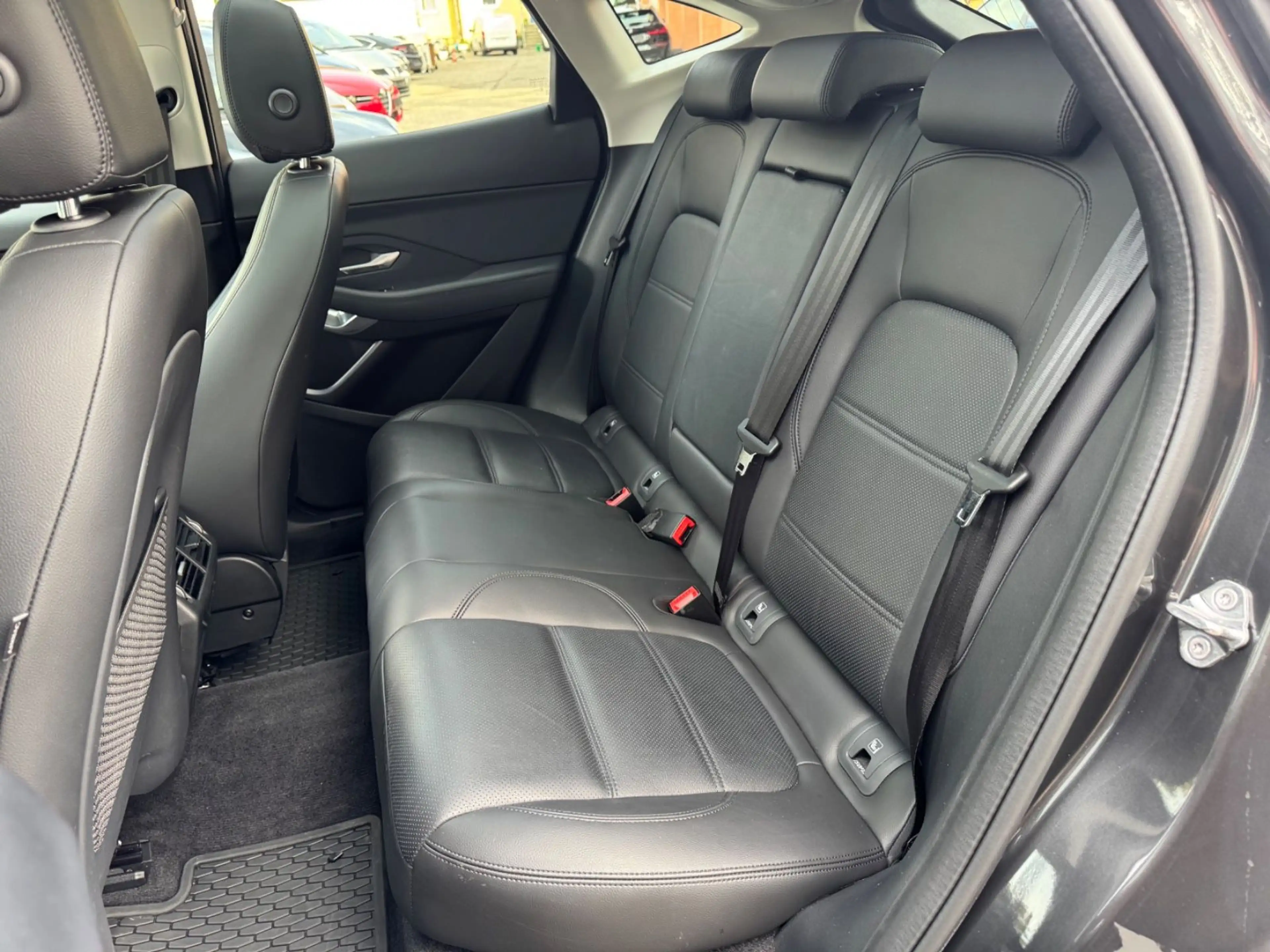 Jaguar E-Pace P200 SE/AWD/LED/ACC/Leder/360°/Key/Pano — photo 8