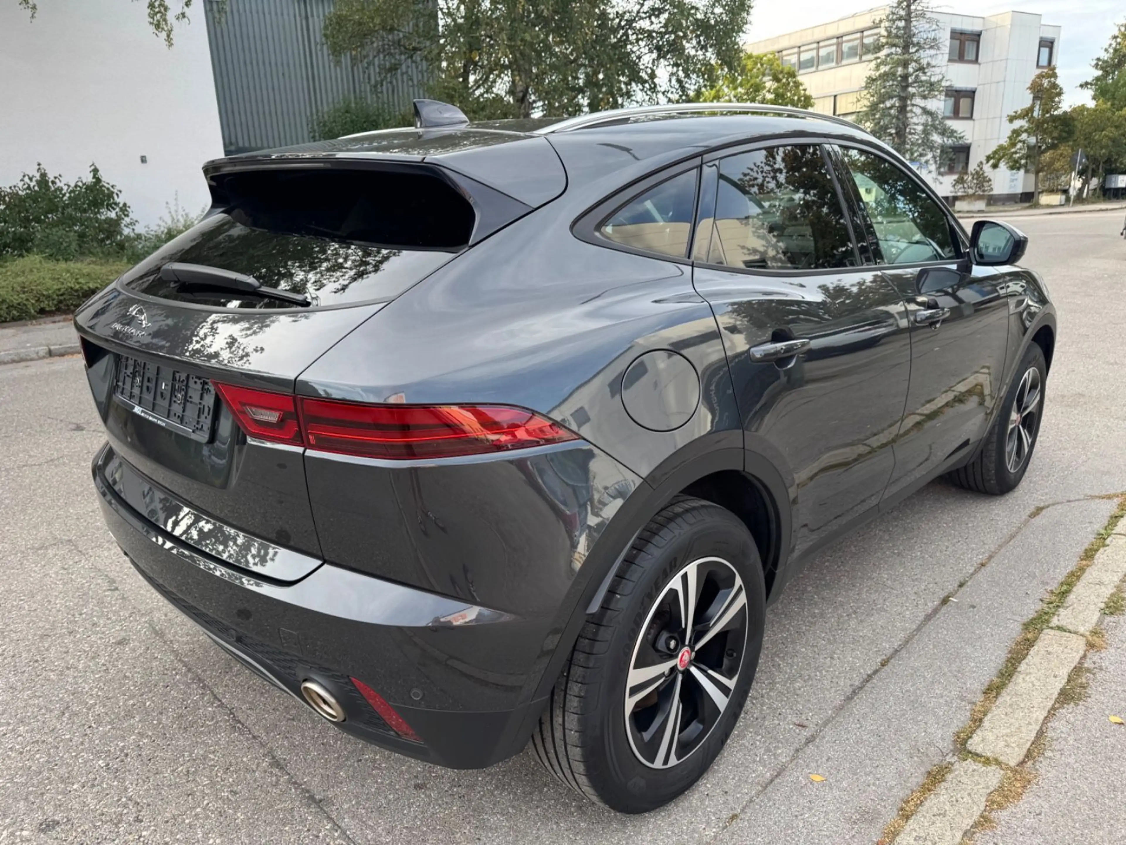 Jaguar E-Pace P200 SE/AWD/LED/ACC/Leder/360°/Key/Pano — photo 7