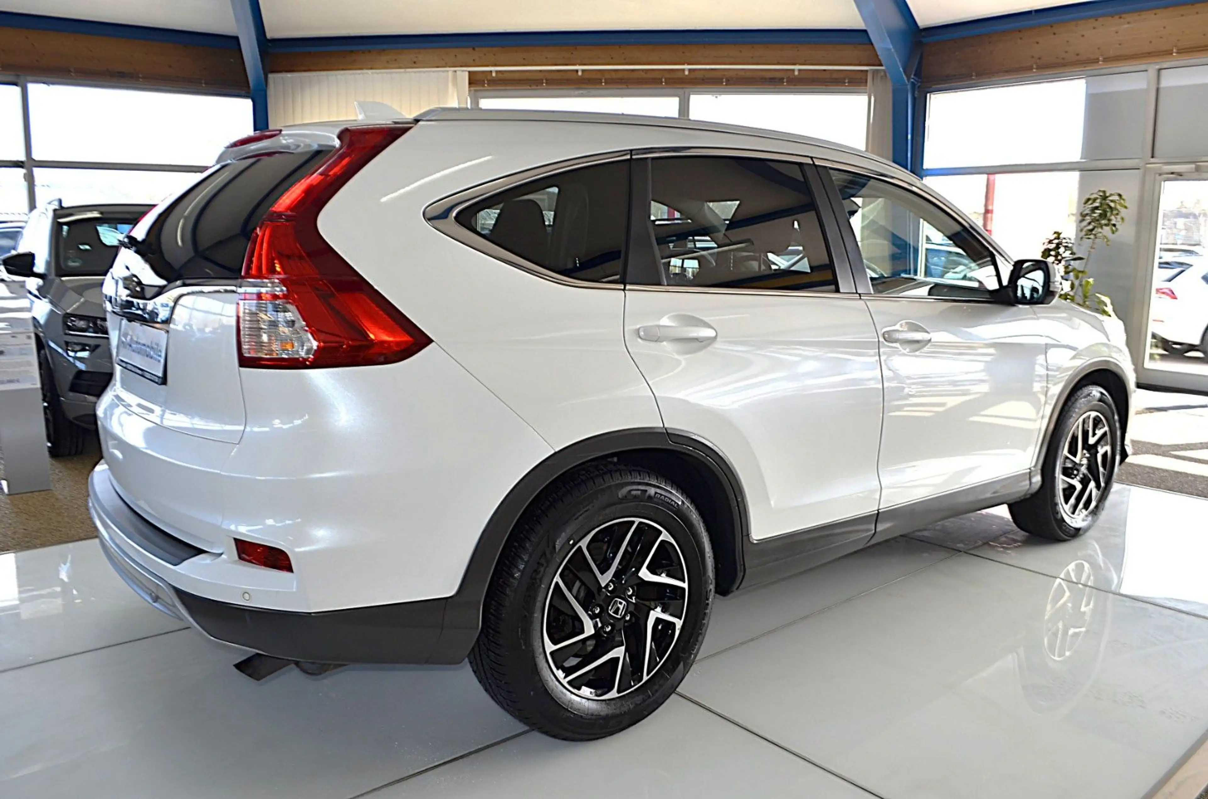 Honda CR-V Elegance 2WD NAVI / R-KAMERA / KLIMA / PDC — photo 4
